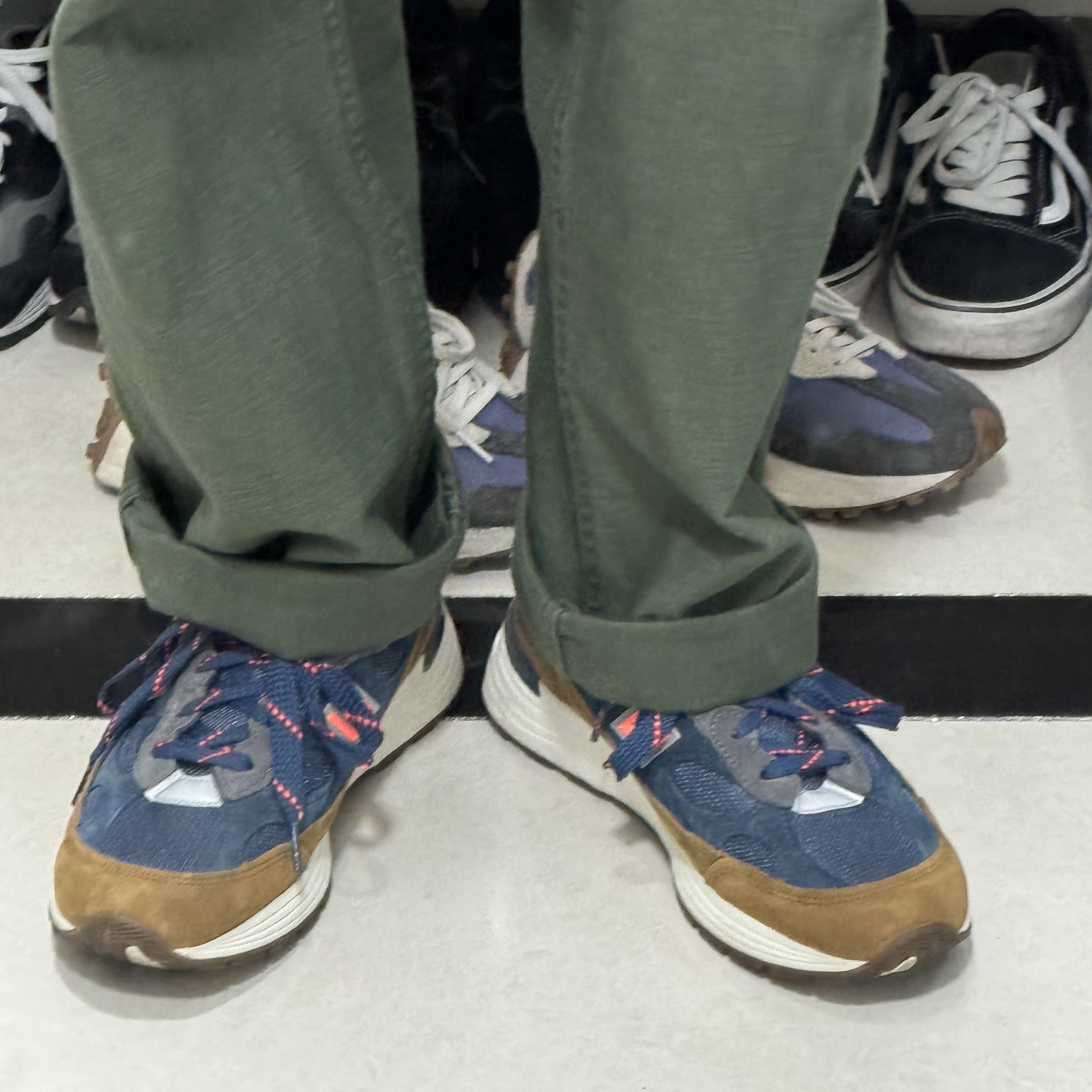 New Balance x J.Crew 992 Made in USA New York 착용 스타일 - 4