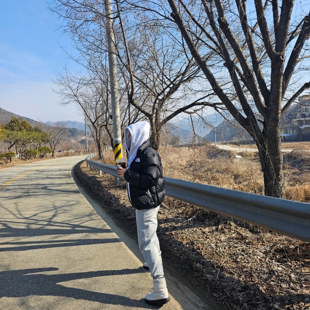 The North Face 1996 Eco Nuptse Jacket Black 착용 스타일