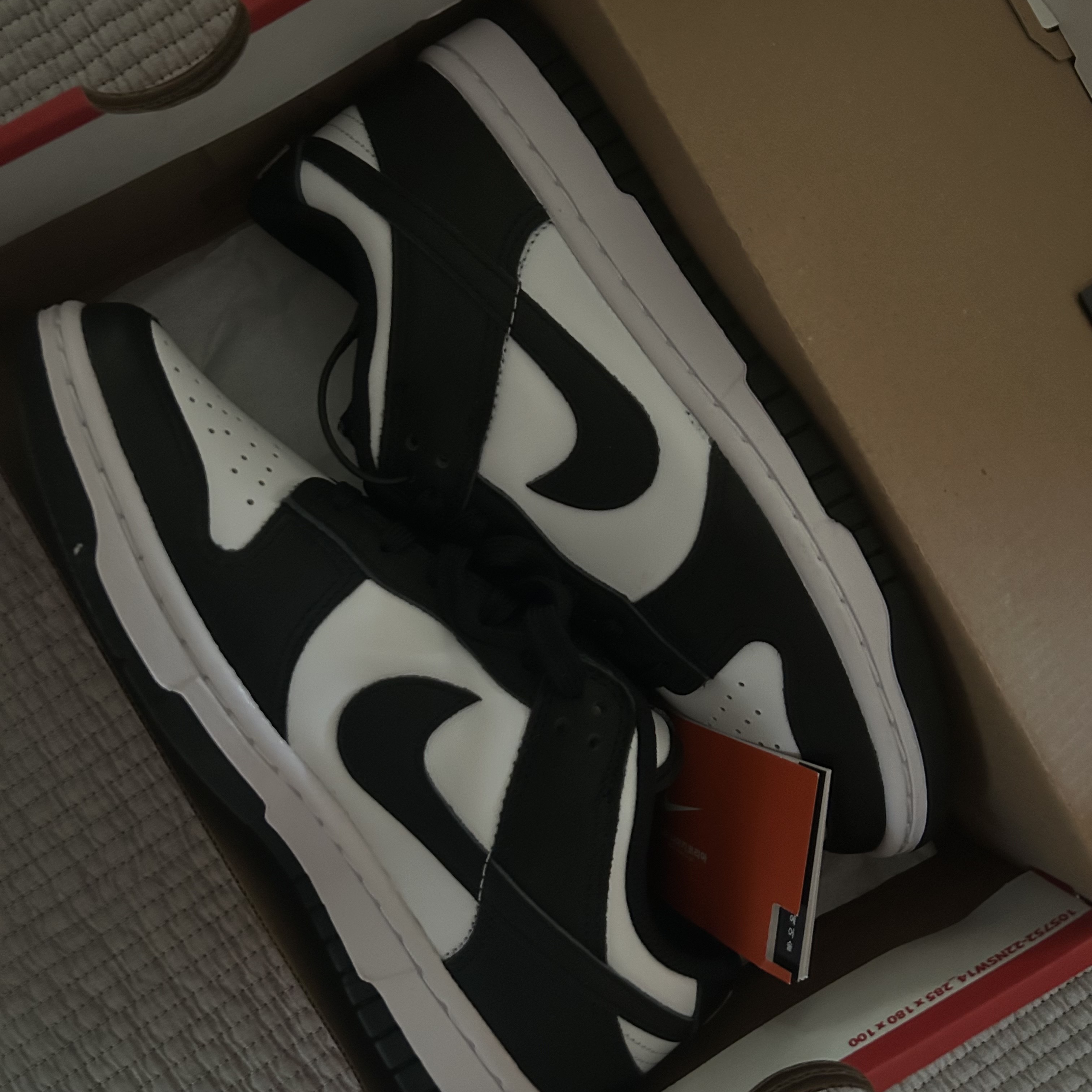 (W) Nike Dunk Low Black 착용 스타일 - 2