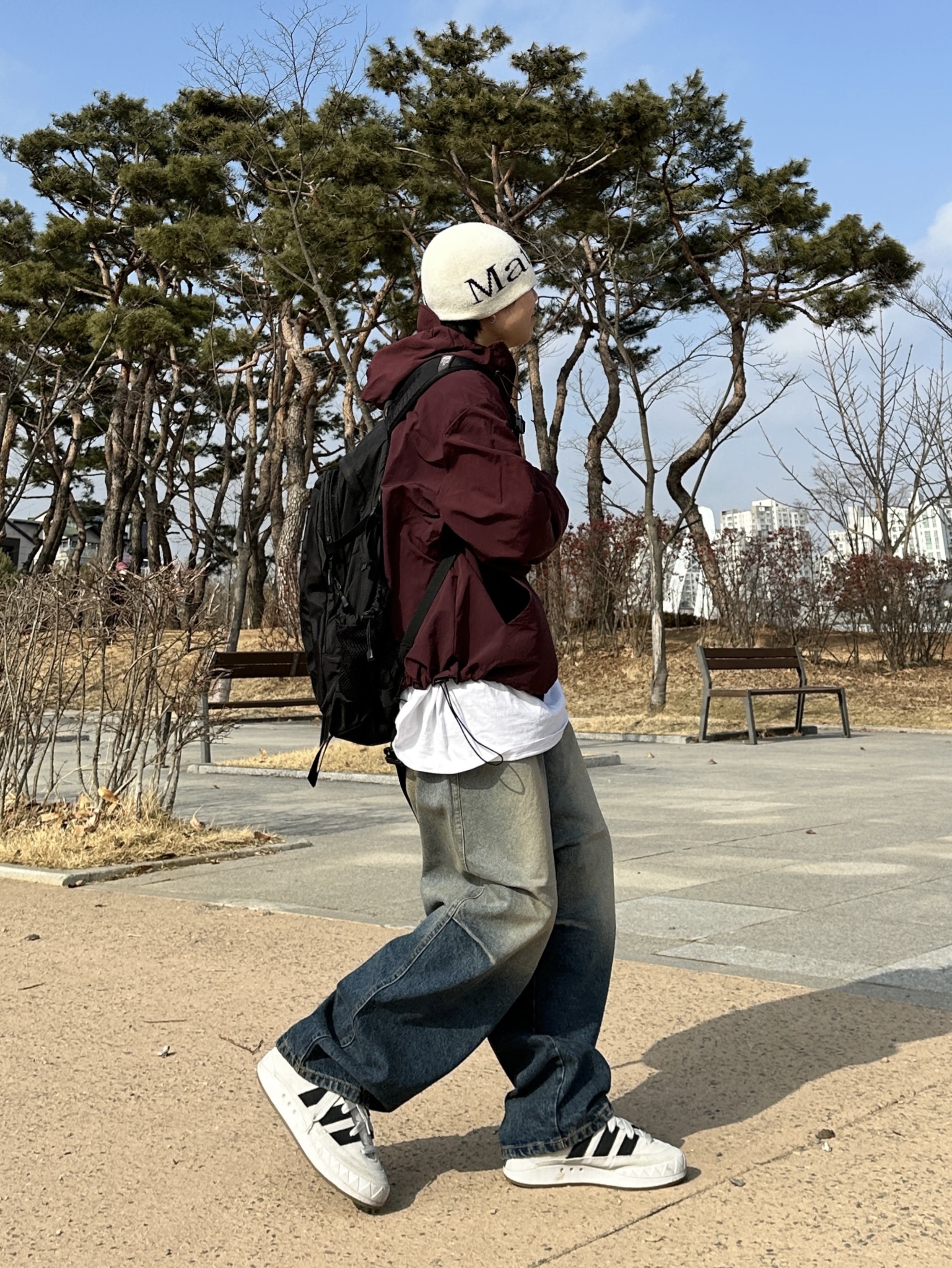 Adidas Adimatic Grey One, Matin Kim Logo Jacquard Short Beanie White 착용 스타일 - 2