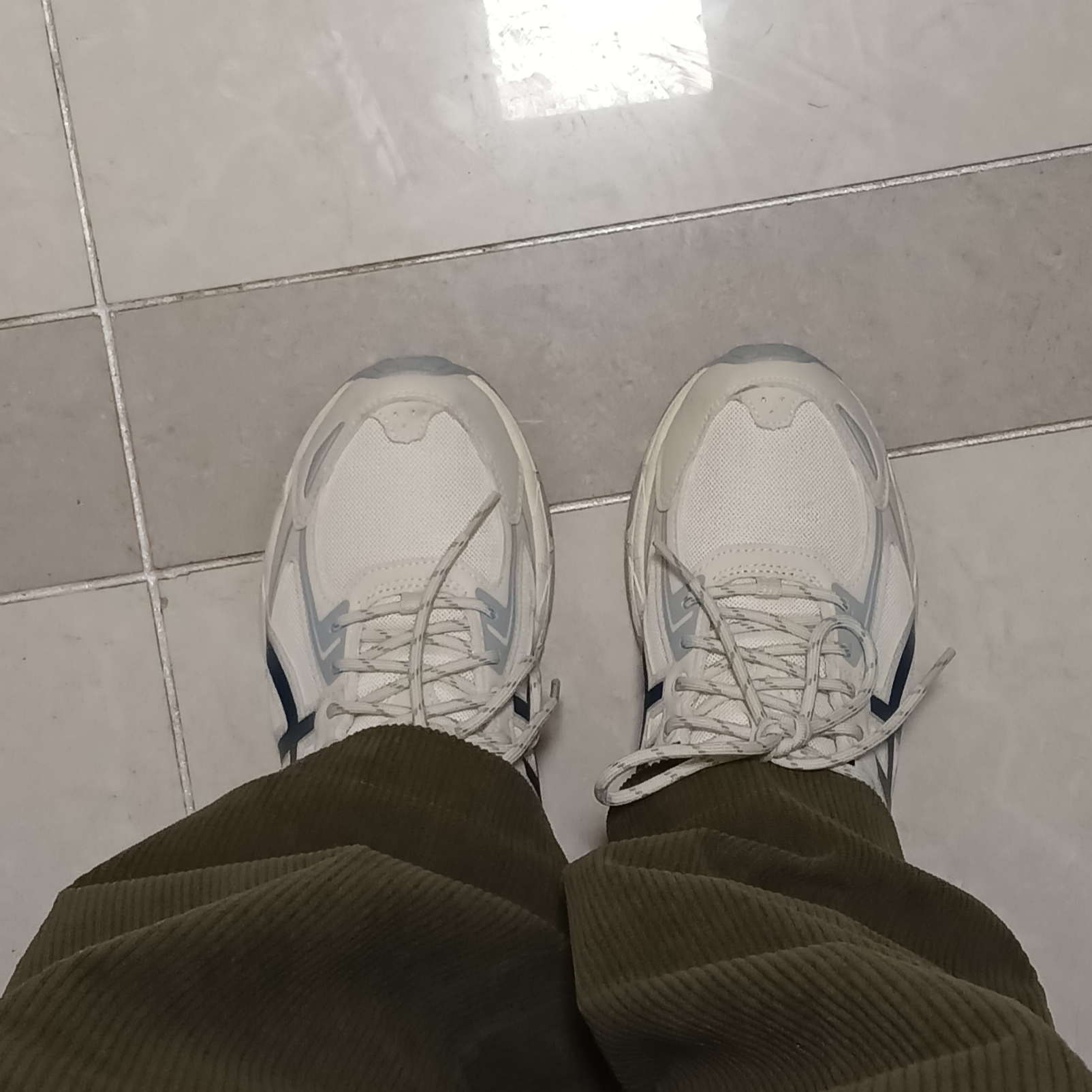 Asics Gel-Venture 6 SPS Birch French Blue 착용 스타일
