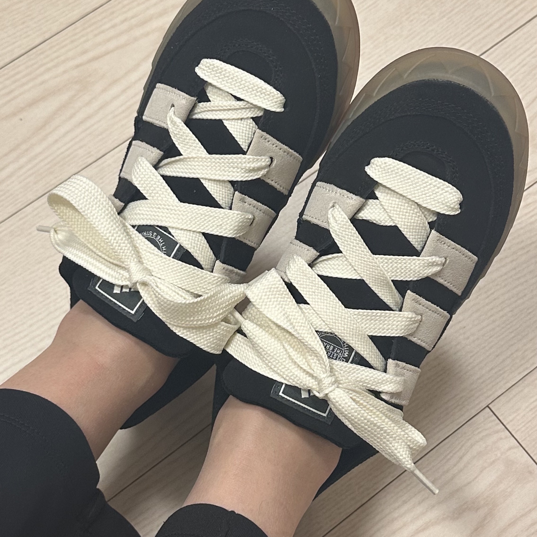Adidas Adimatic Core Black Off White 착용 스타일