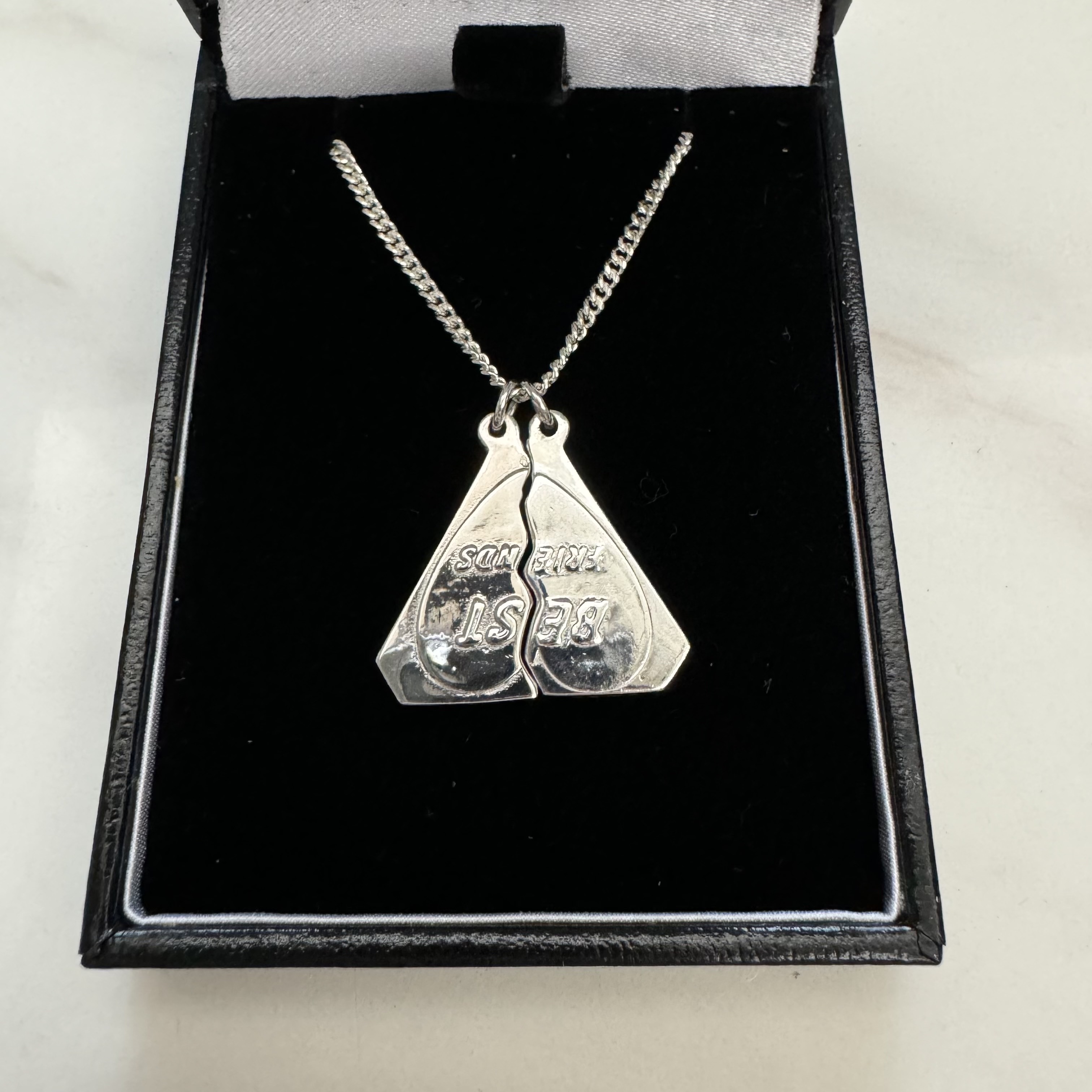 Palace Friendship Necklace Silver - 24SS, Palace Split P3 Crew Black - 19FW 착용 스타일 - 2