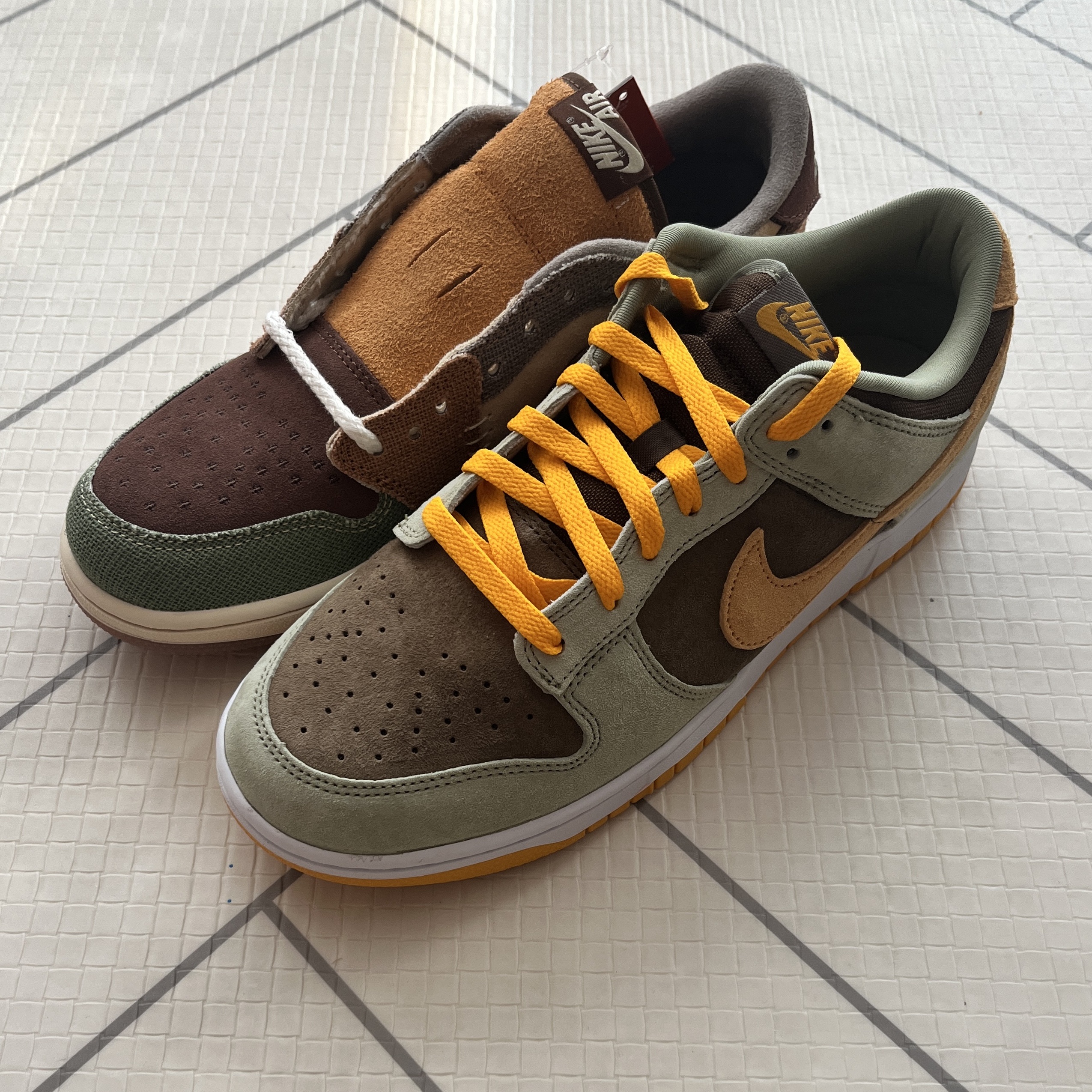 Nike Dunk Low SE Dusty Olive, Jordan 1 x Zion Williamson Retro Low OG Flax and Oil Green 착용 스타일 - 1