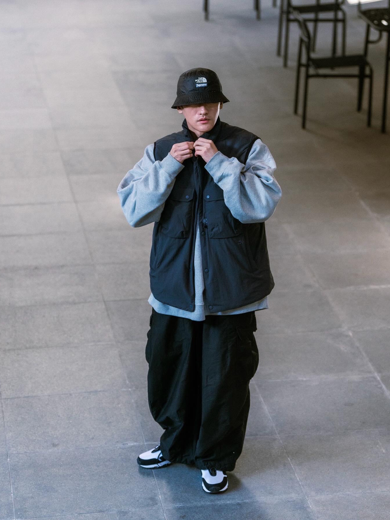 Nike x Comme des Garcons Homme Plus Air Max Sunder SP White Black, Supreme x The North Face Snakeskin Packable Reversible Crusher Black - 18SS 착용 스타일 - 1