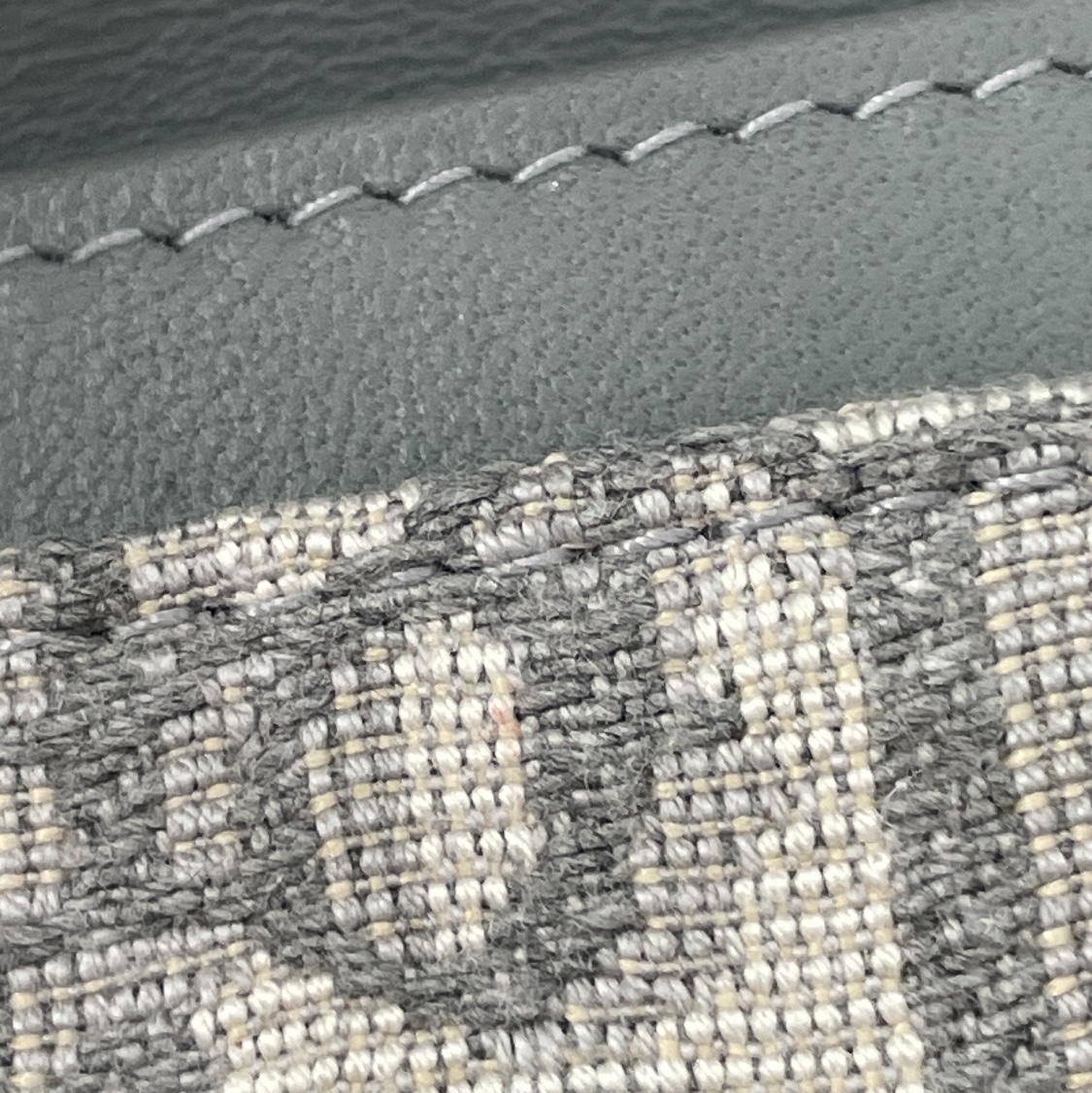 Dior Saddle Flap Card Holder Grey Dior Oblique Jacquard 착용 스타일