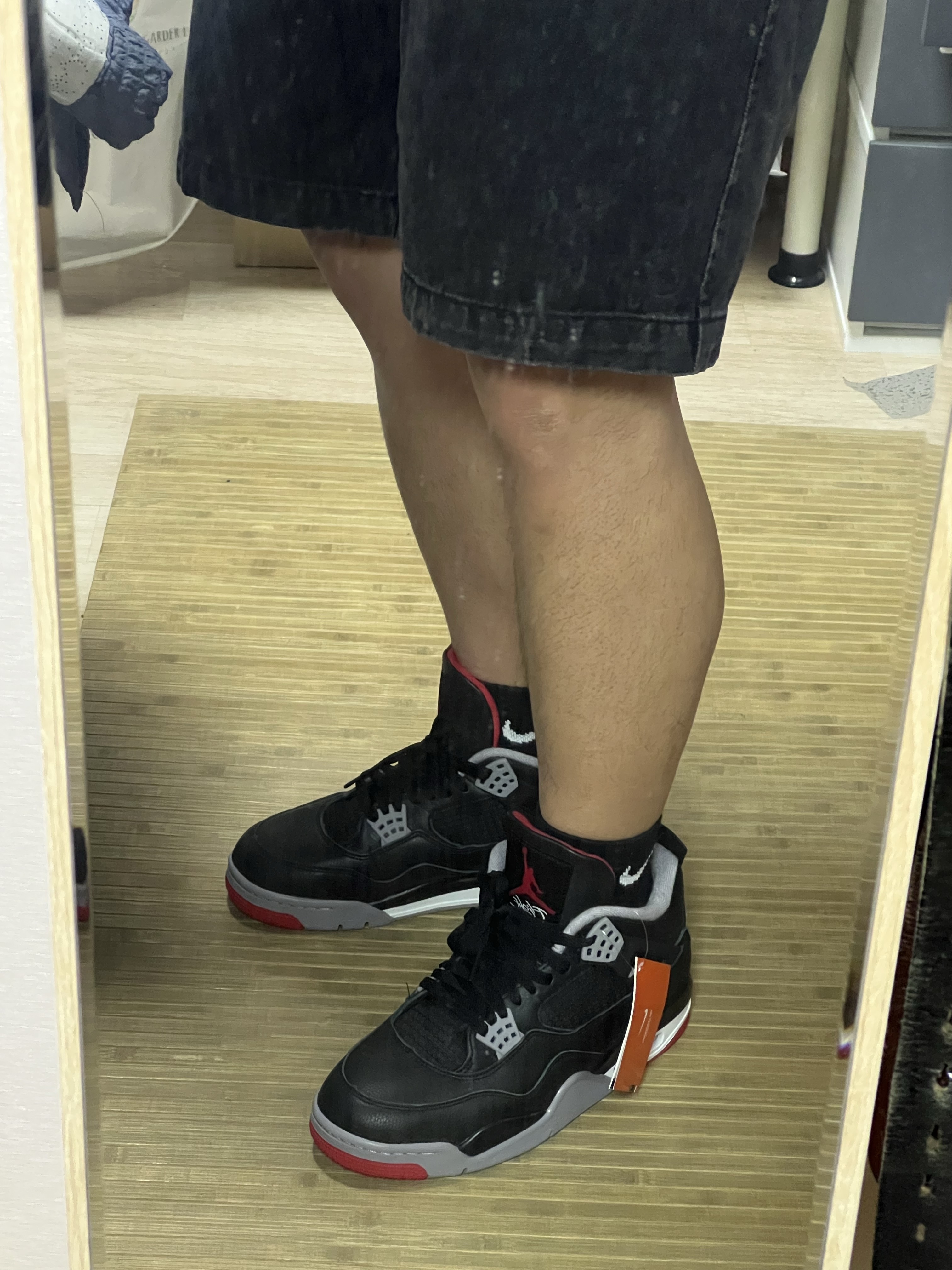 Jordan 4 Retro Bred Reimagined 착용 스타일 - 2