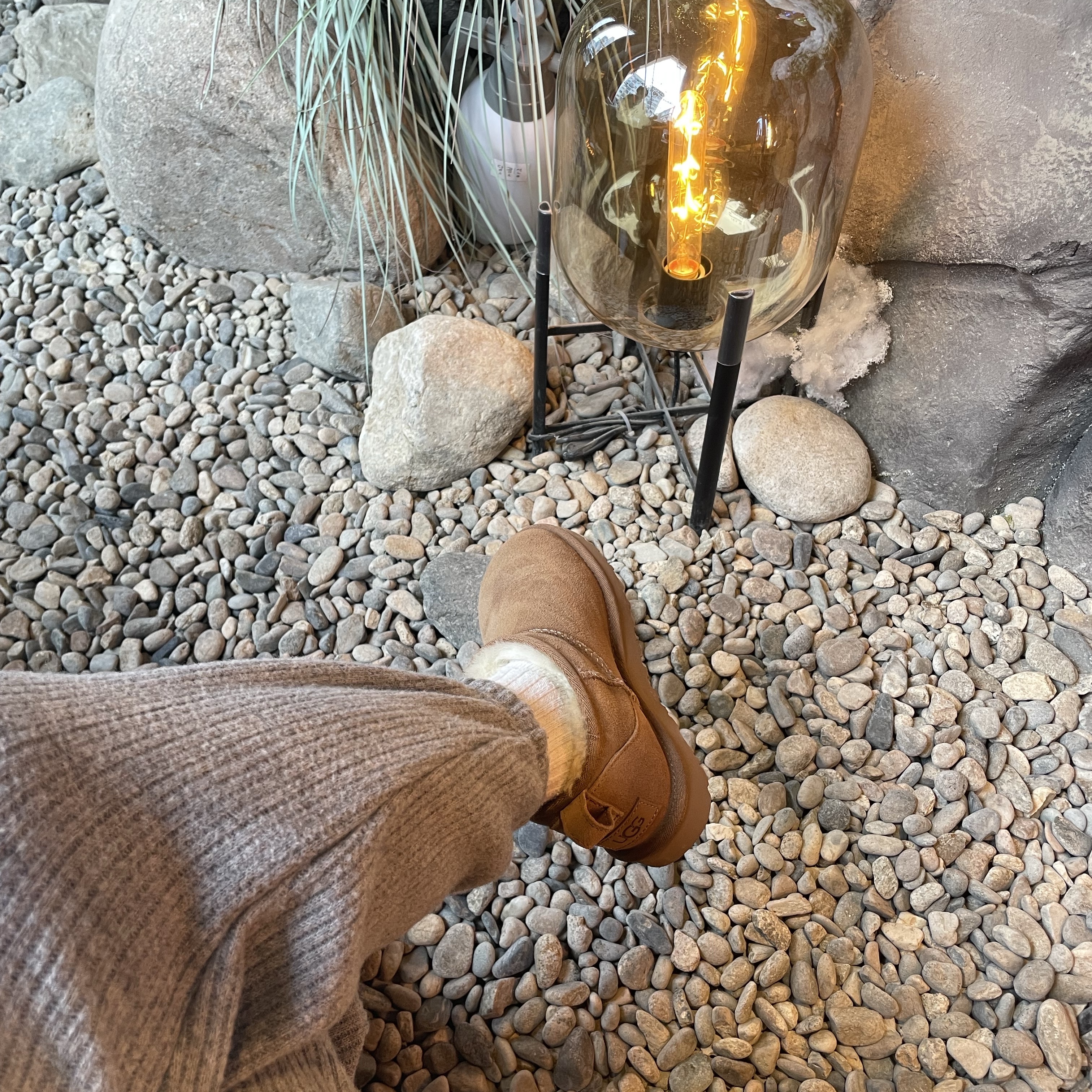 (W) UGG Classic Ultra Mini Boots Chestnut 착용 스타일