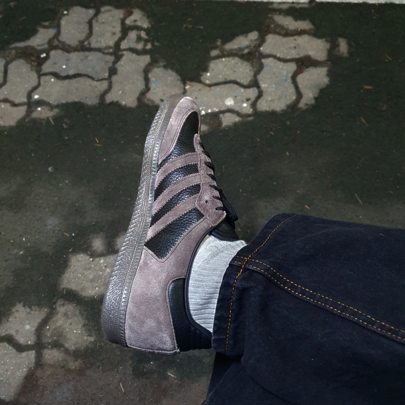Adidas x Kader Samba ADV Brown 착용 스타일