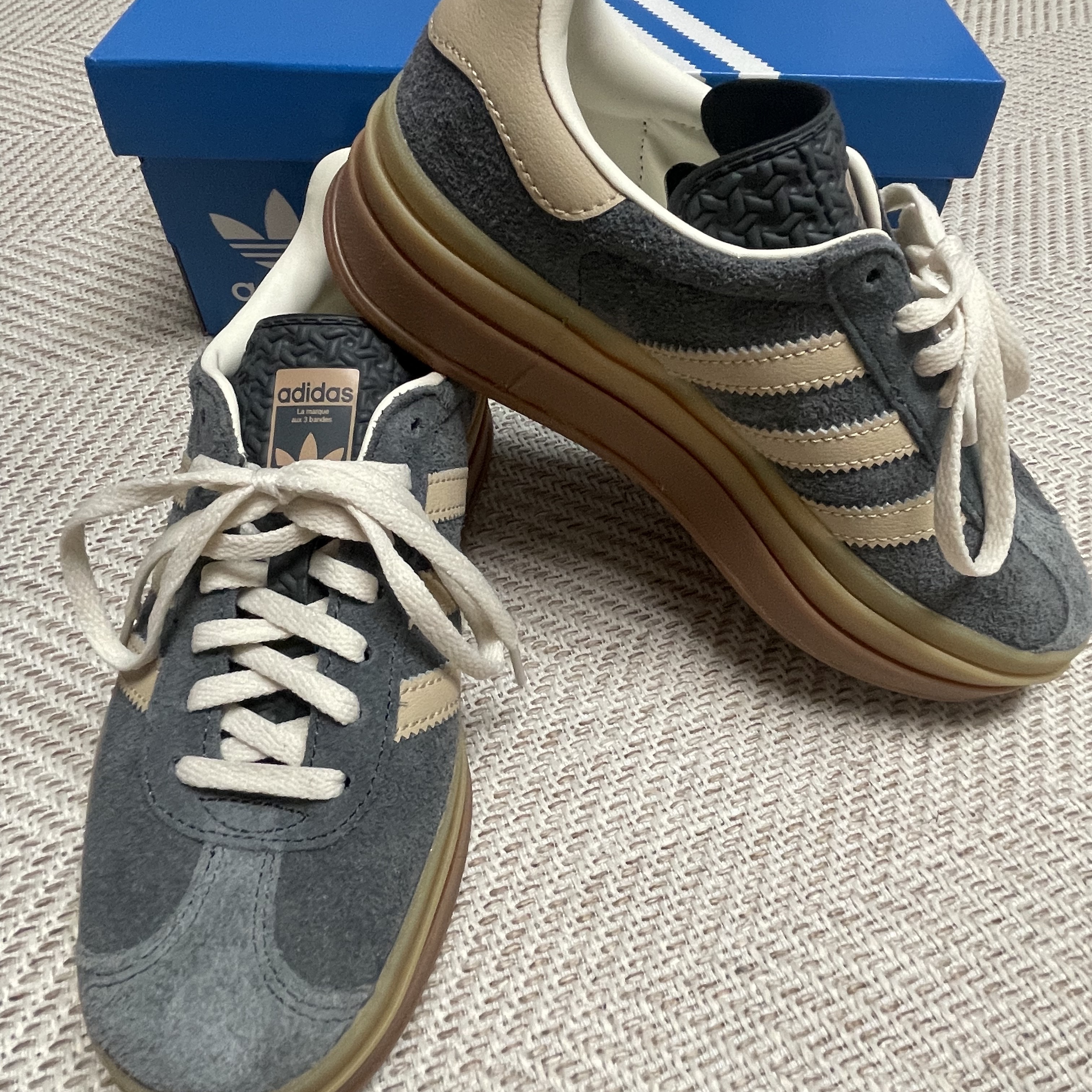 (W) Adidas Gazelle Bold Silver Green Cloud White, (W) Adidas Gazelle Bold Wonder Quartz Core Black 착용 스타일 - 2
