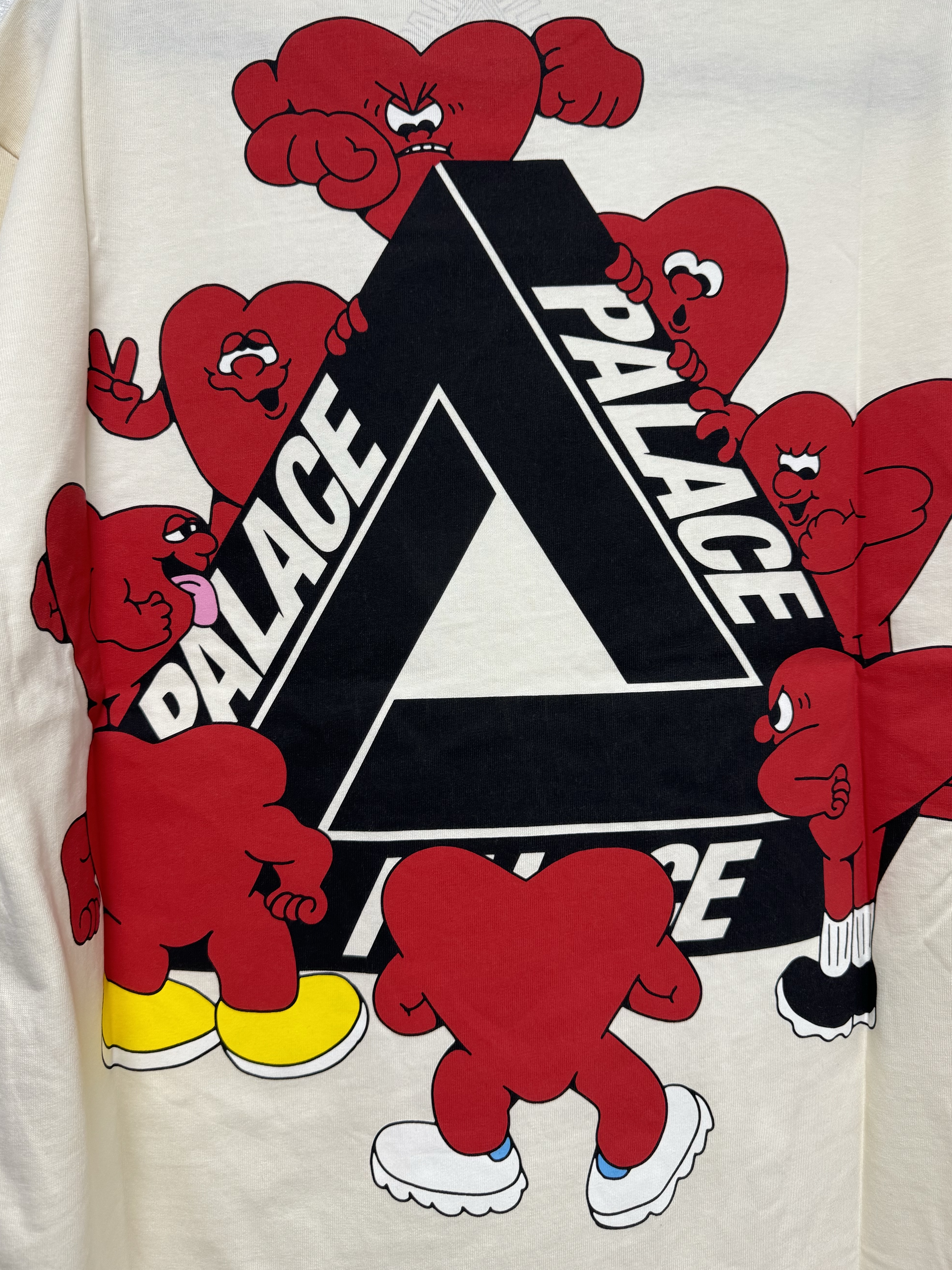 Palace Tri-Hearts T-Shirt Soft White - 24SS 착용 스타일 - 1