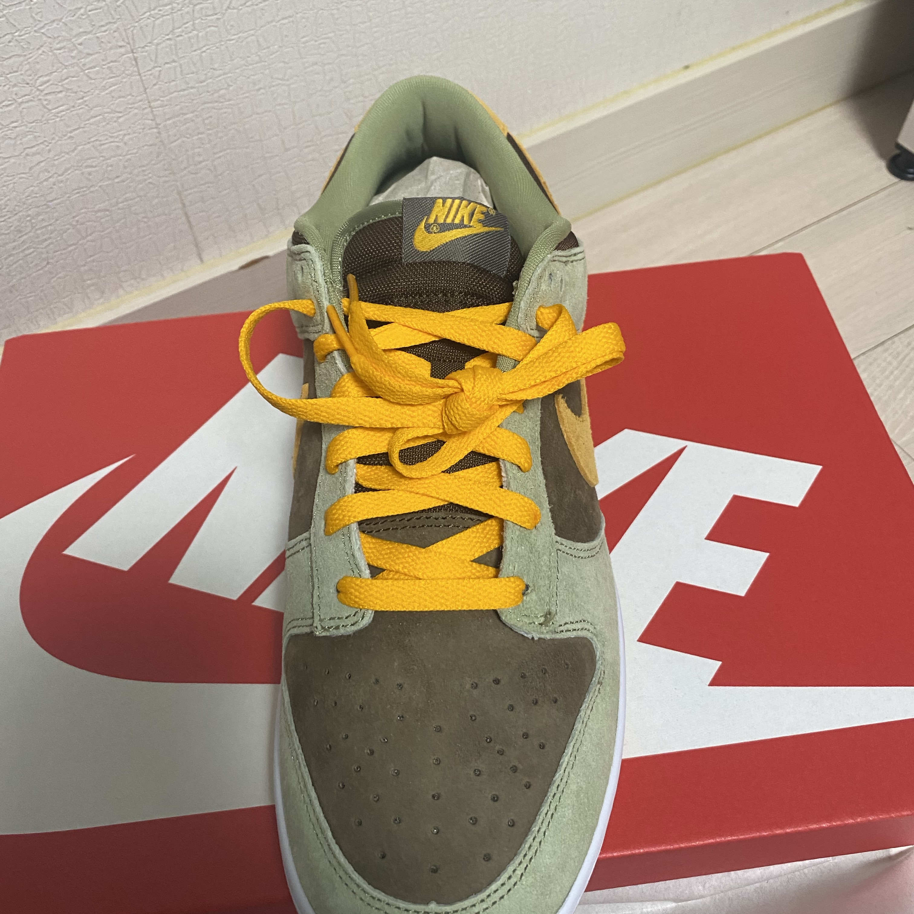 Nike Dunk Low SE Dusty Olive 착용 스타일 - 1