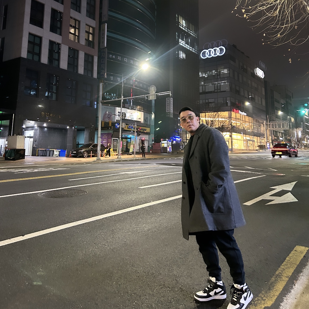 Nike x Stussy Air Force 1 '07 Mid SP Black and Light Bone 착용 스타일