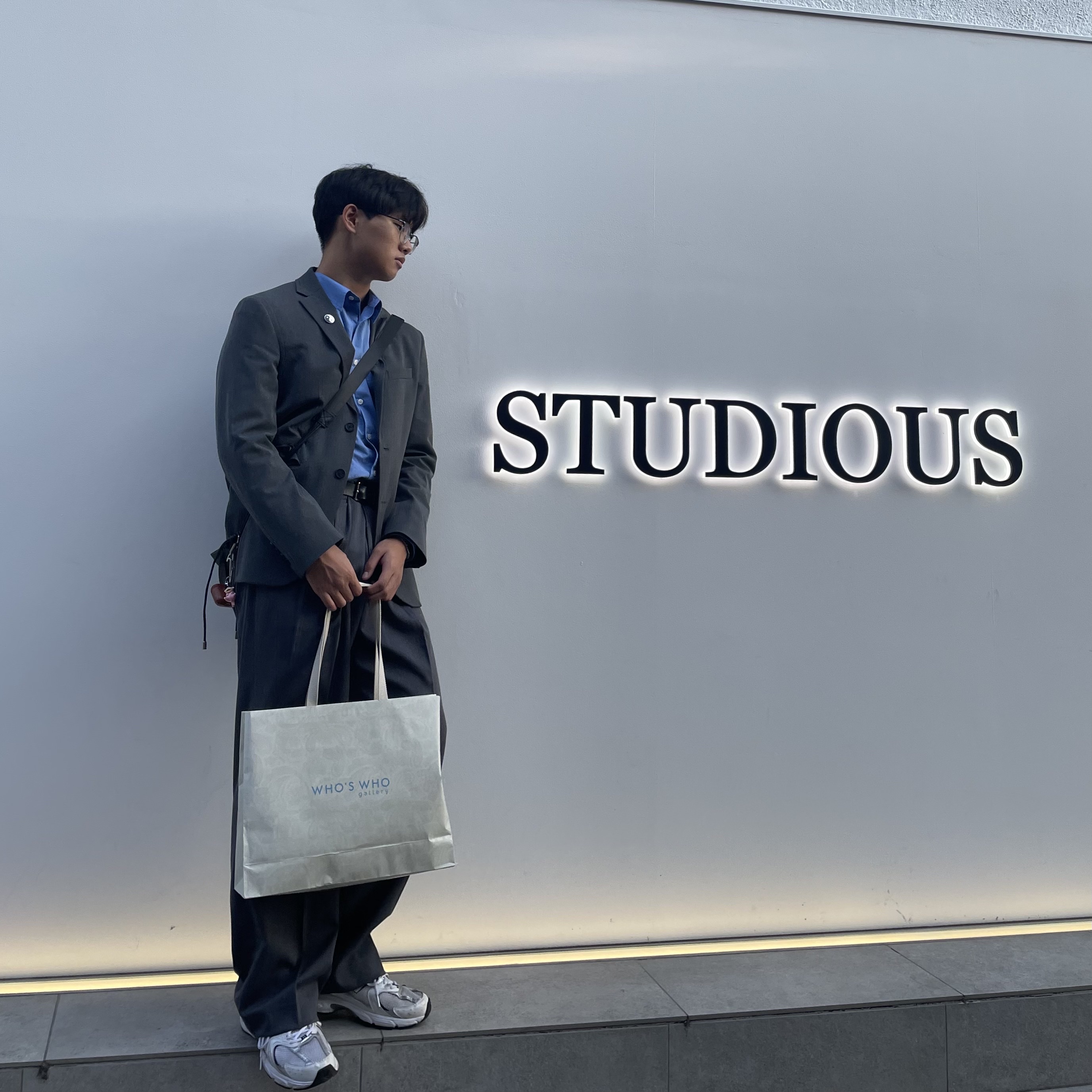 New Balance 530 White, Apple AirPods Pro 2nd Gen (Korean Ver.) 착용 스타일 - 1
