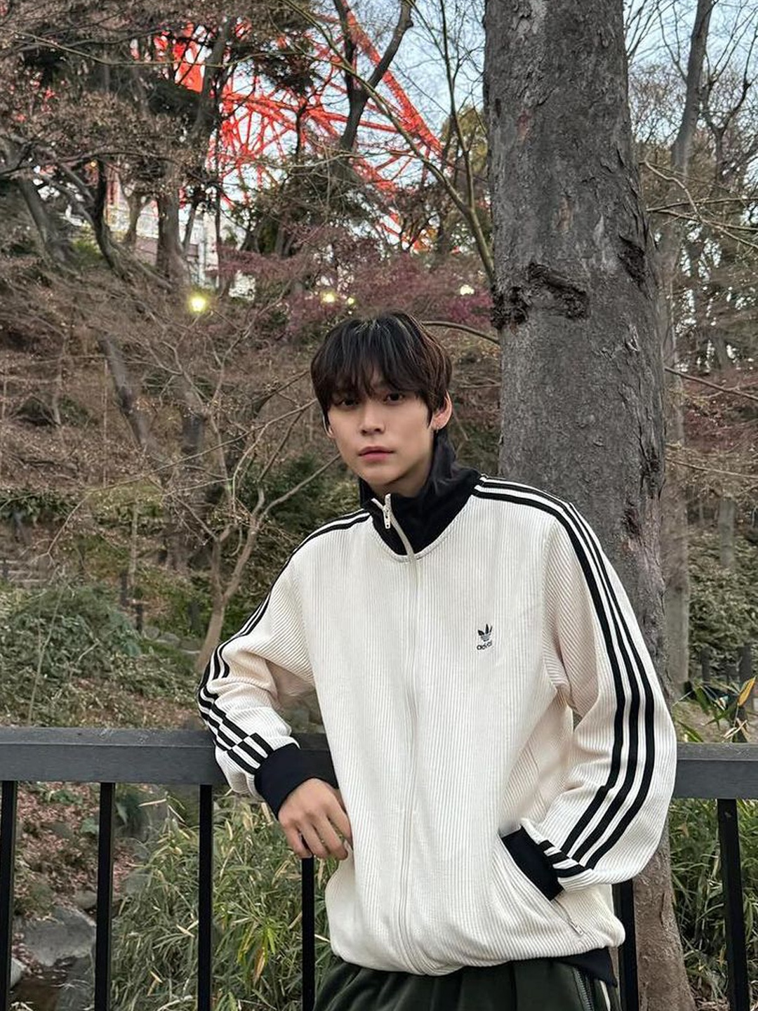 Adidas Adicolor Classic Waffle Beckenbauer Track Jacket Wonder White - US Sizing, Adidas Adicolor Classic Waffle Beckenbauer Track Jacket Wonder White - KR Sizing 착용 스타일 - 2