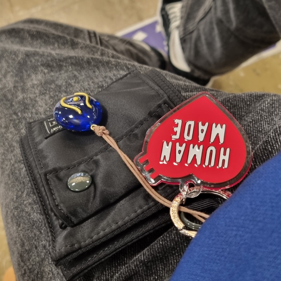 Porter Tanker Wallet Black, Human Made Heart Keyring Red 착용 스타일 - 1