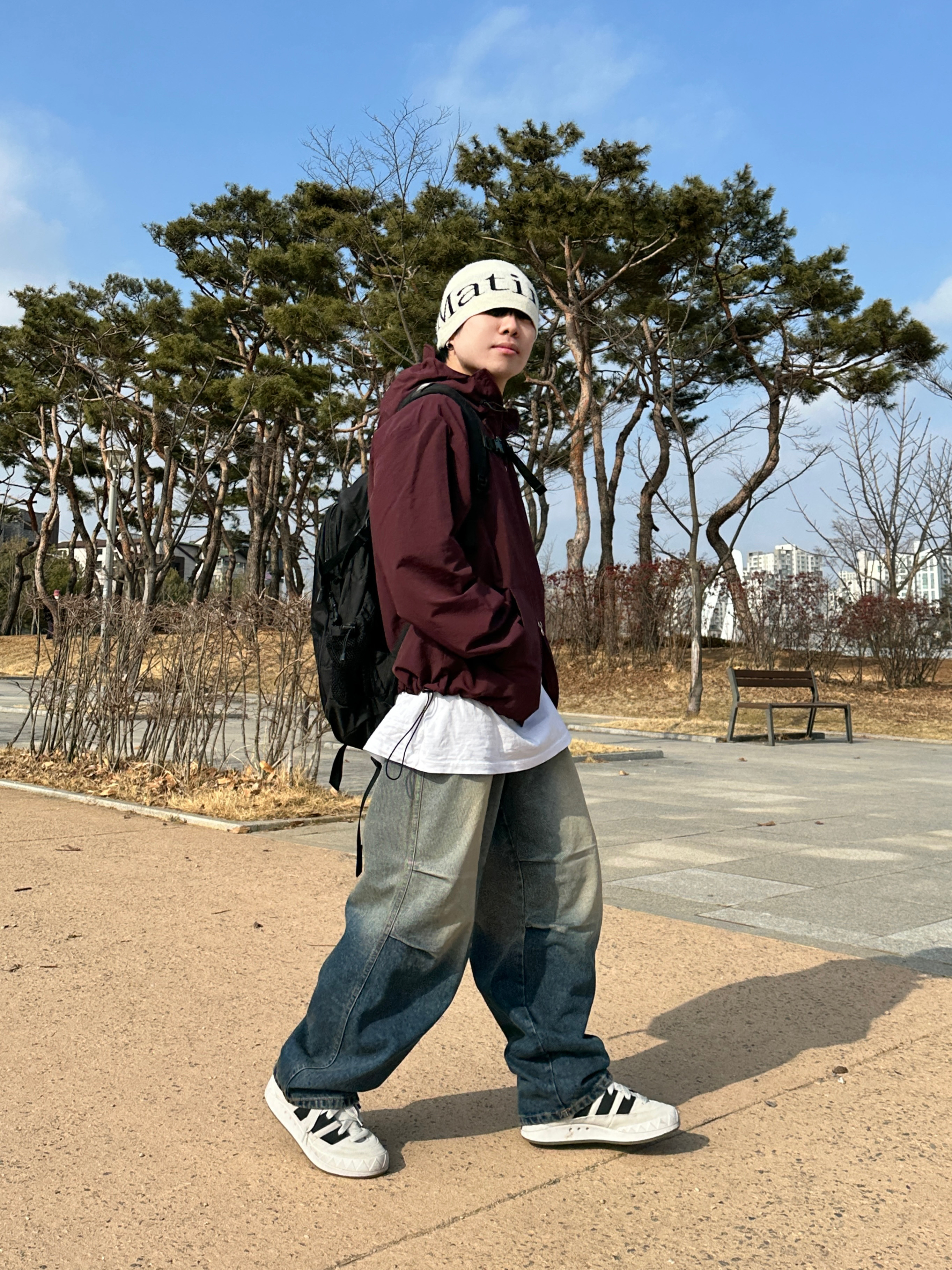 Adidas Adimatic Grey One, Matin Kim Logo Jacquard Short Beanie White 착용 스타일 - 1