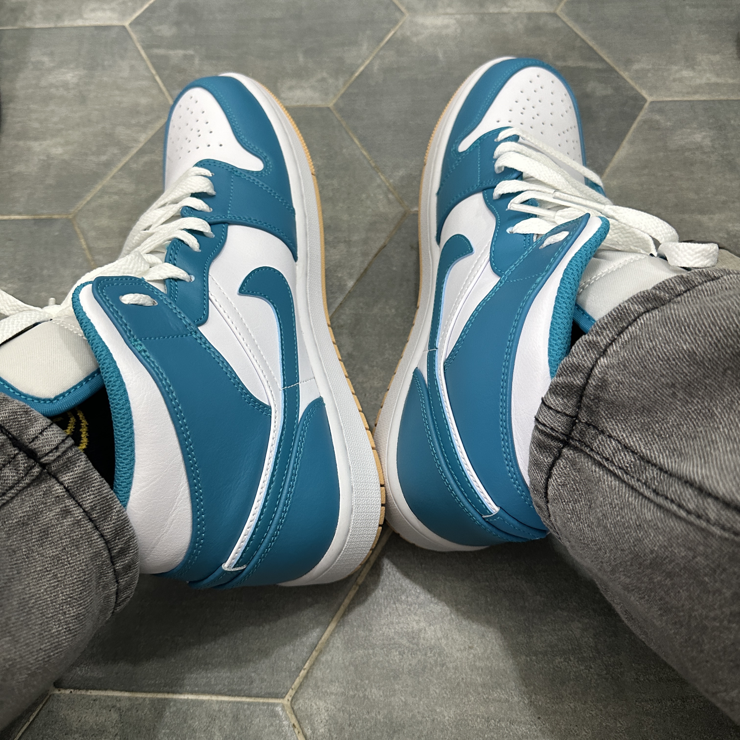 Jordan 1 Mid Aquatone 착용 스타일