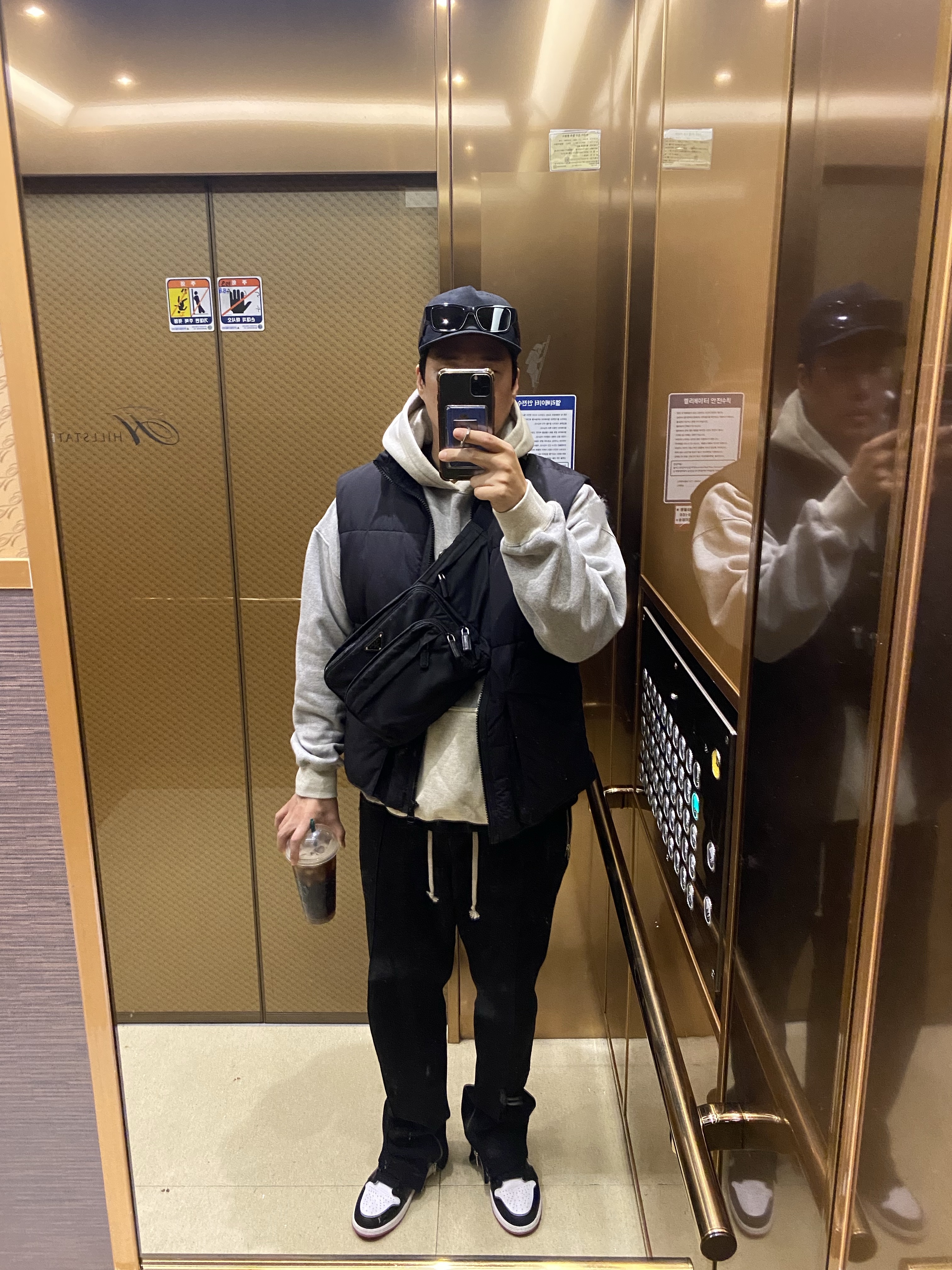 IAB Studio Hoodie Dual Gray, Jordan 1 Retro Low OG Black Toe 착용 스타일