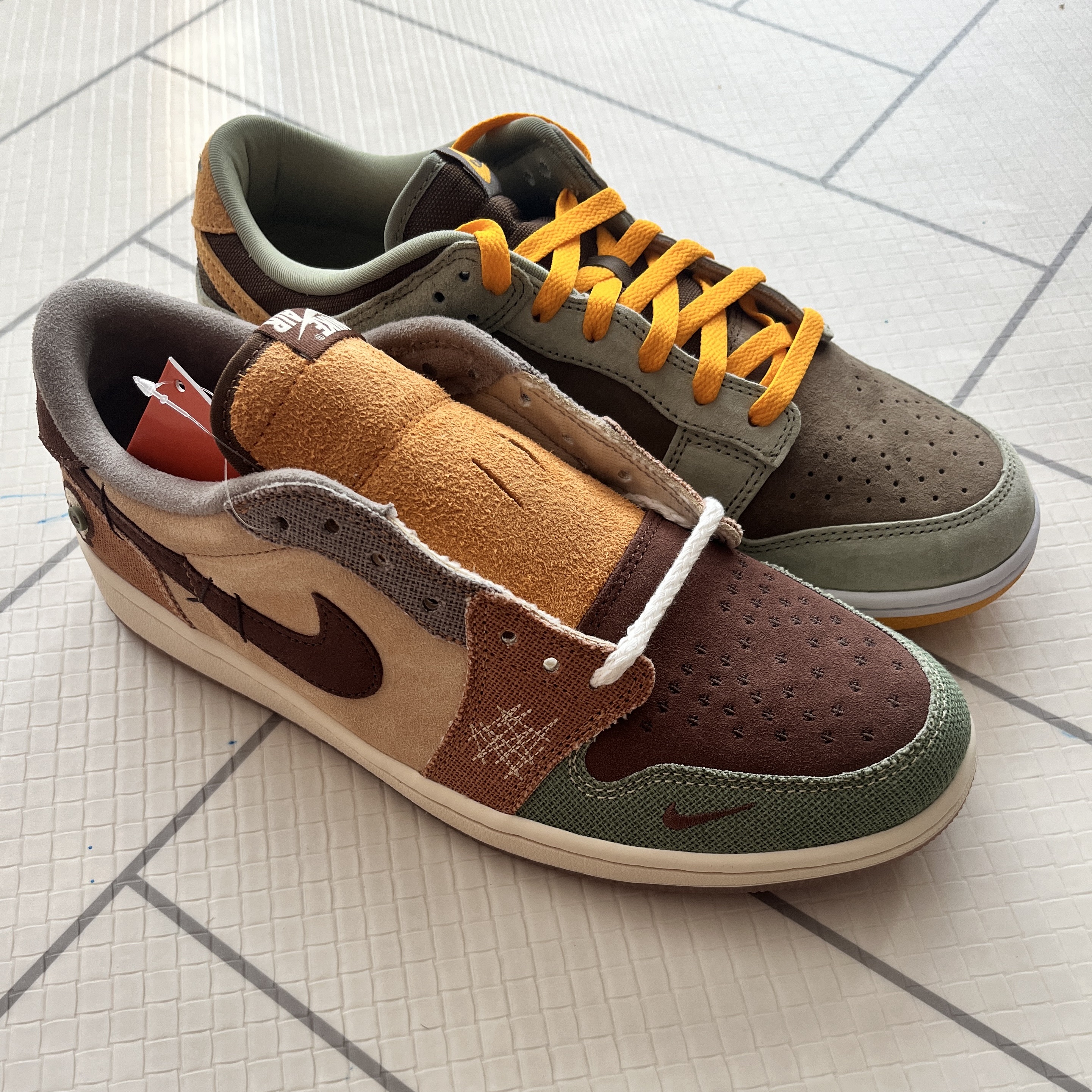 Nike Dunk Low SE Dusty Olive, Jordan 1 x Zion Williamson Retro Low OG Flax and Oil Green 착용 스타일 - 2