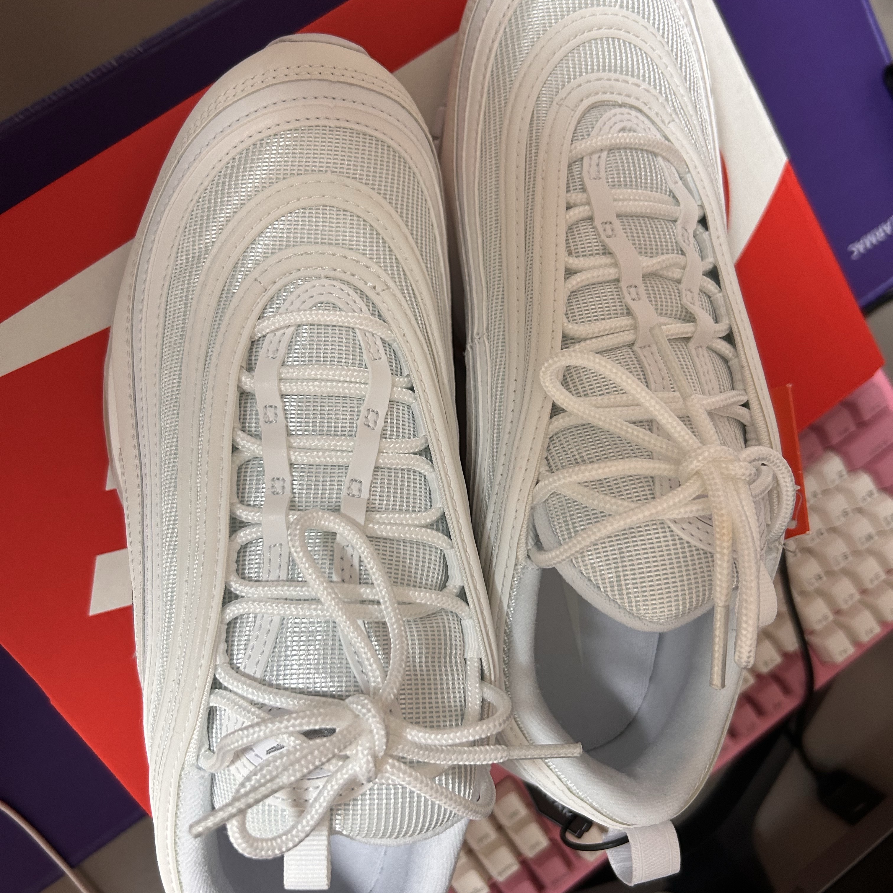 Nike Air Max 97 Triple White Wolf Grey 착용 스타일 - 3
