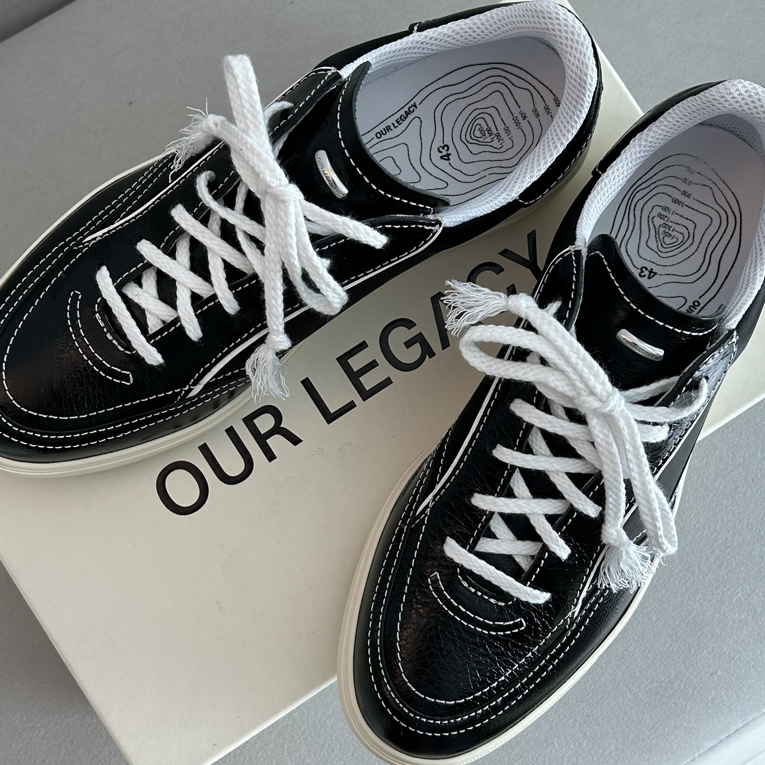 Our Legacy Skimmer Leather Black 착용 스타일 - 2
