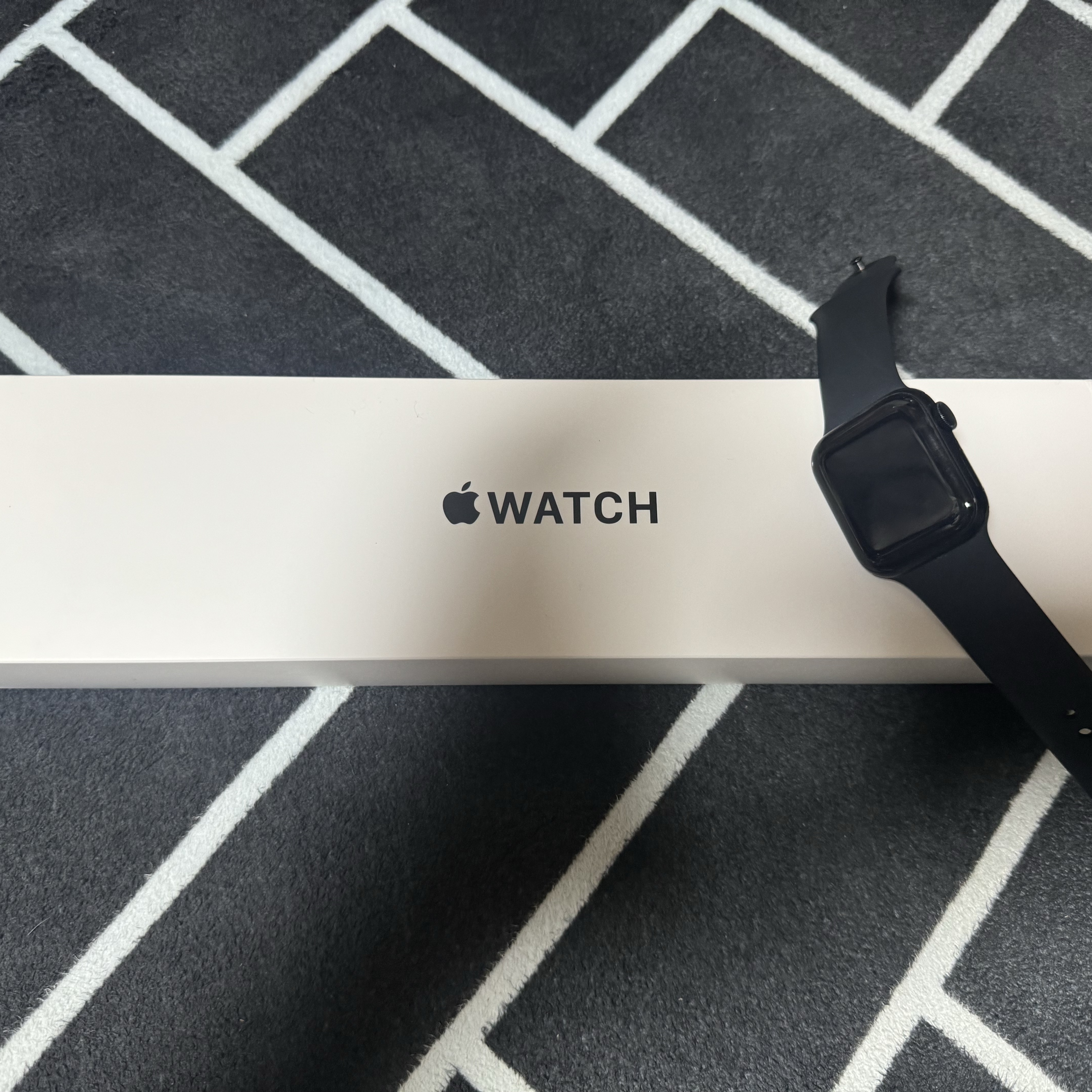 Apple iPhone 15 Pro 256GB White Titanium (Korean Ver.), Apple AirPods Pro 2nd Gen (Korean Ver.) 착용 스타일 - 2
