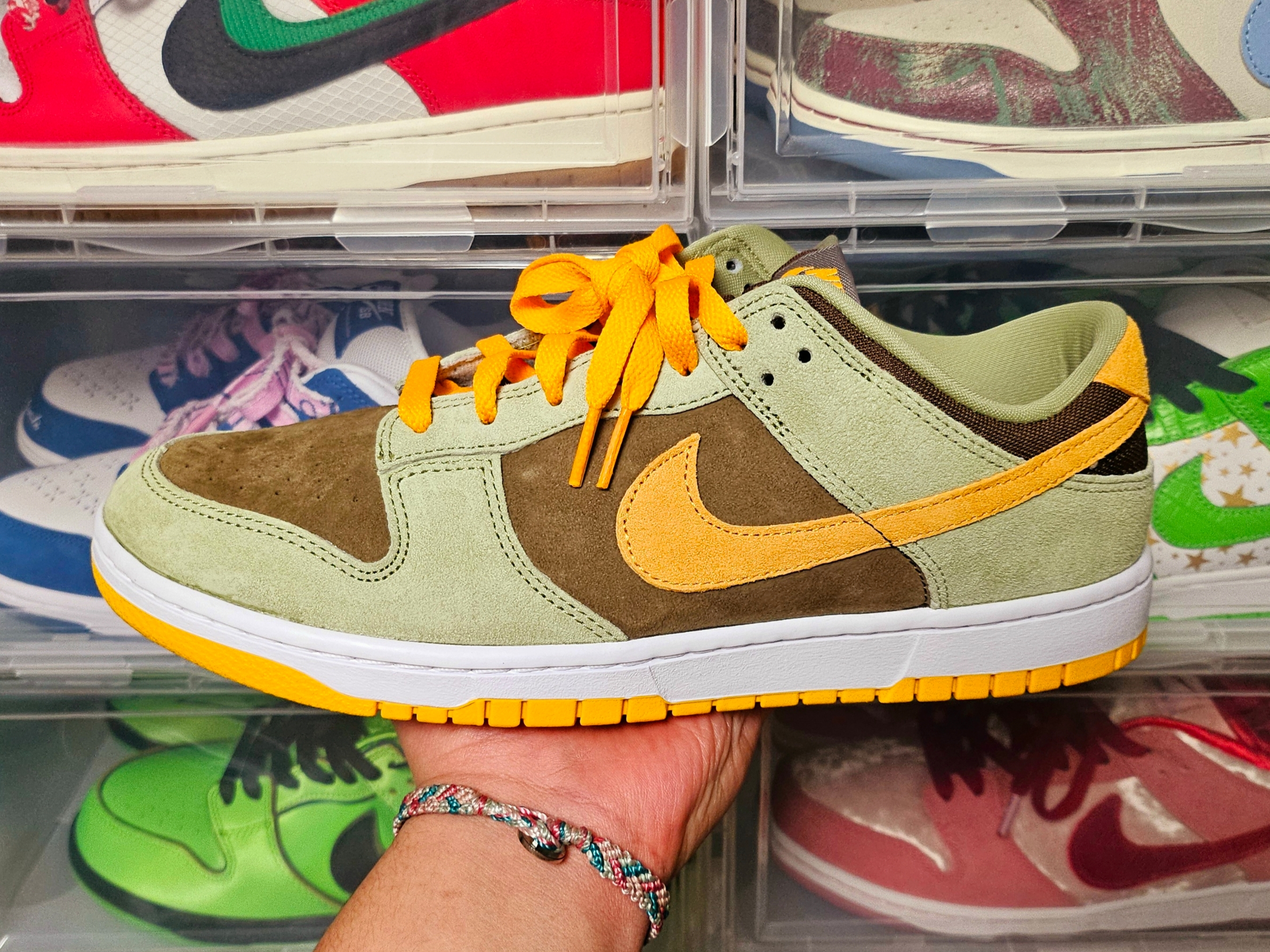 Nike Dunk Low SE Dusty Olive 착용 스타일 - 2