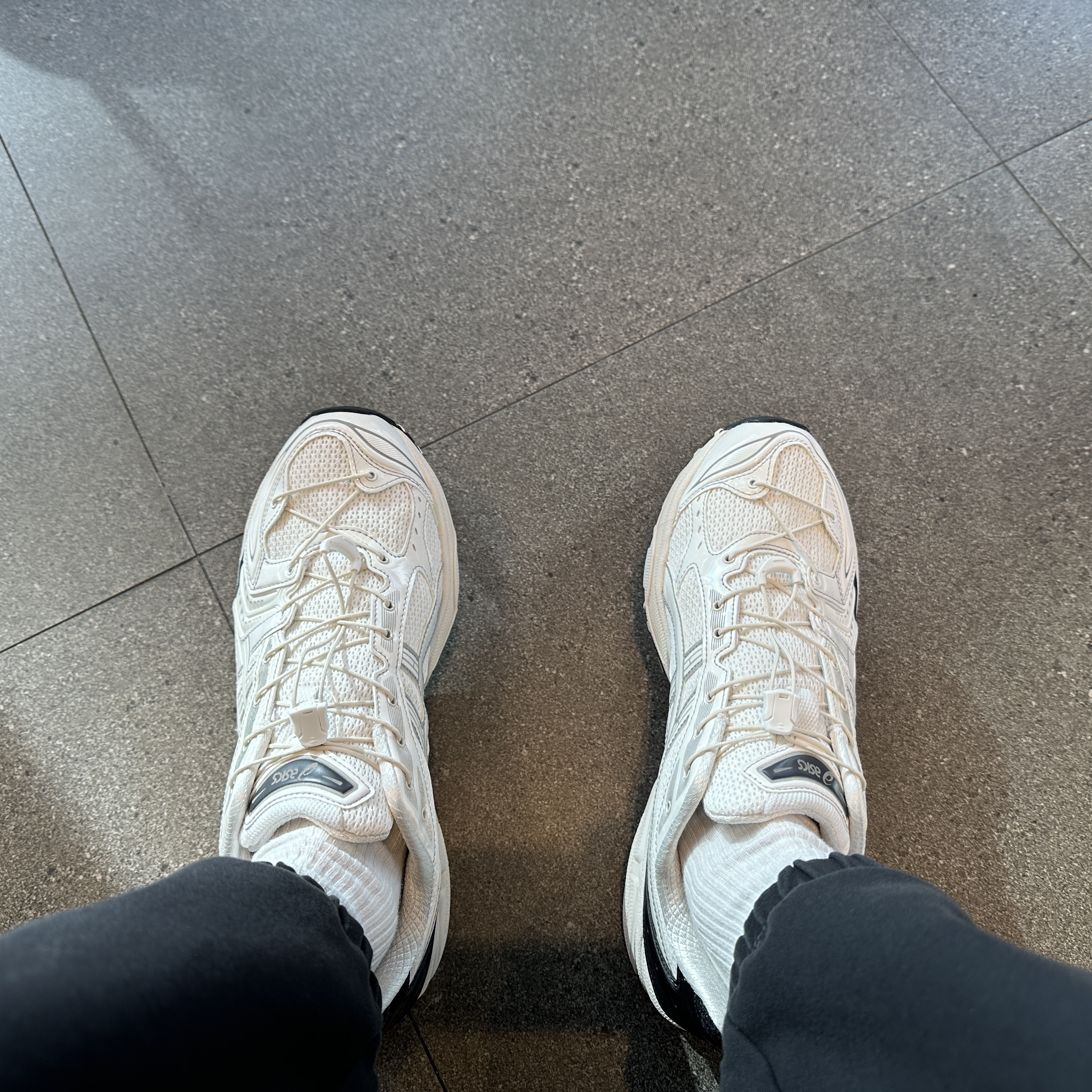 Asics x Unaffected Gel-Kayano 14 Galaxy White 착용 스타일 - 3