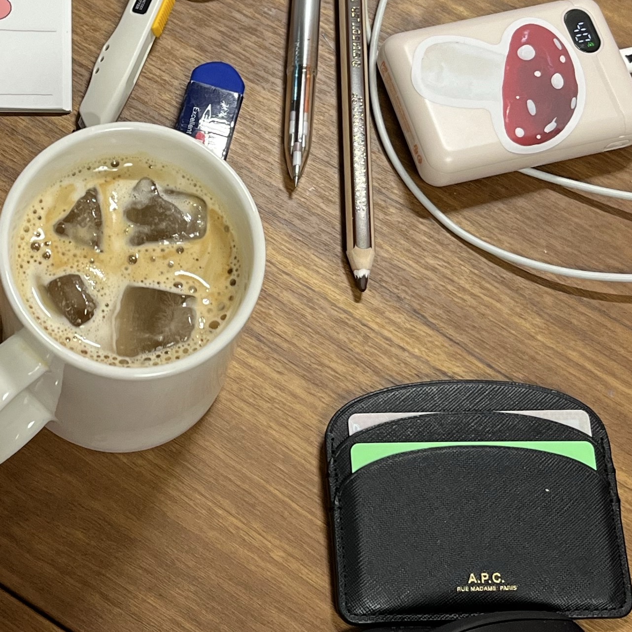 A.P.C. Demi-Lune Card Holder Black 착용 스타일