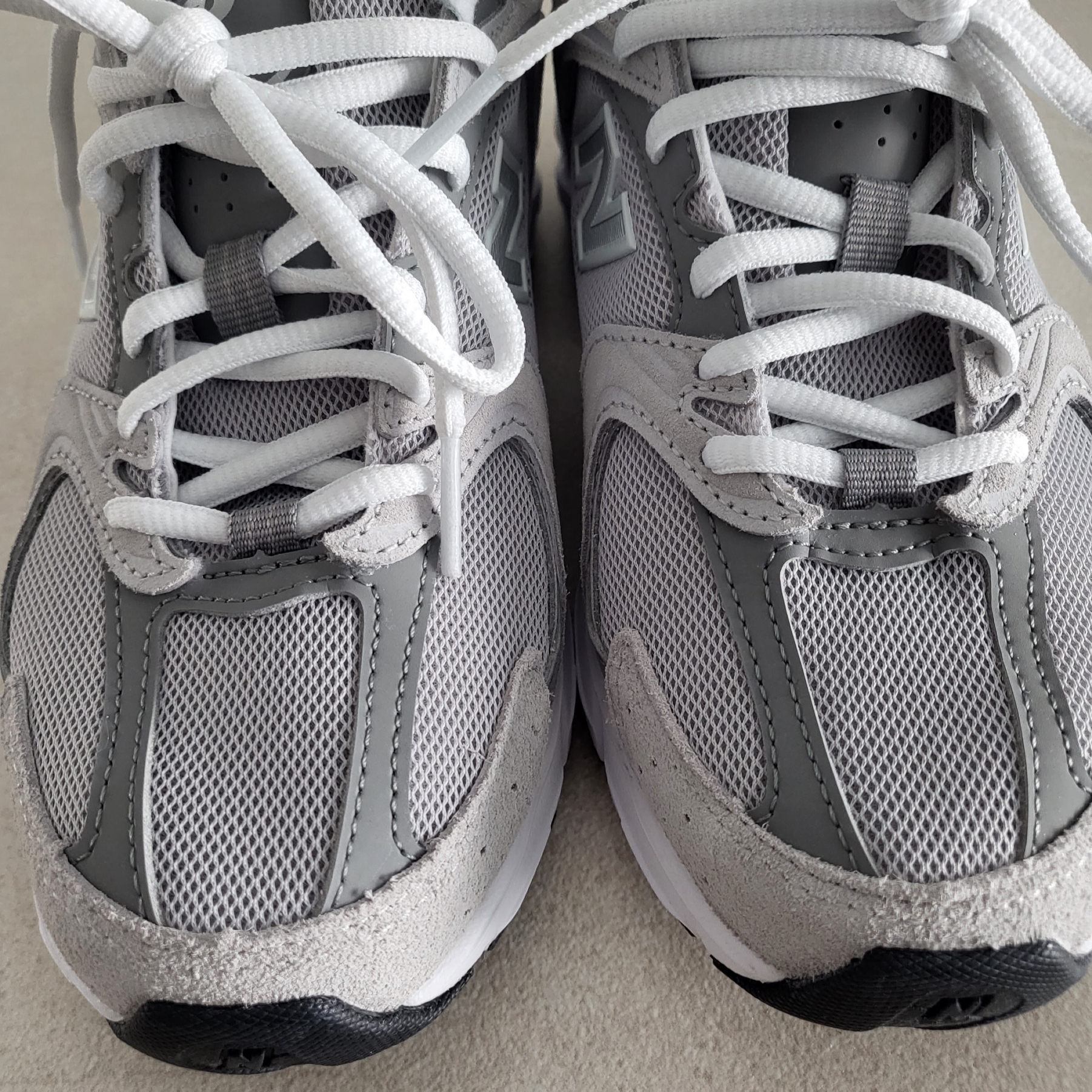 New Balance 530 Grey 착용 스타일 - 2