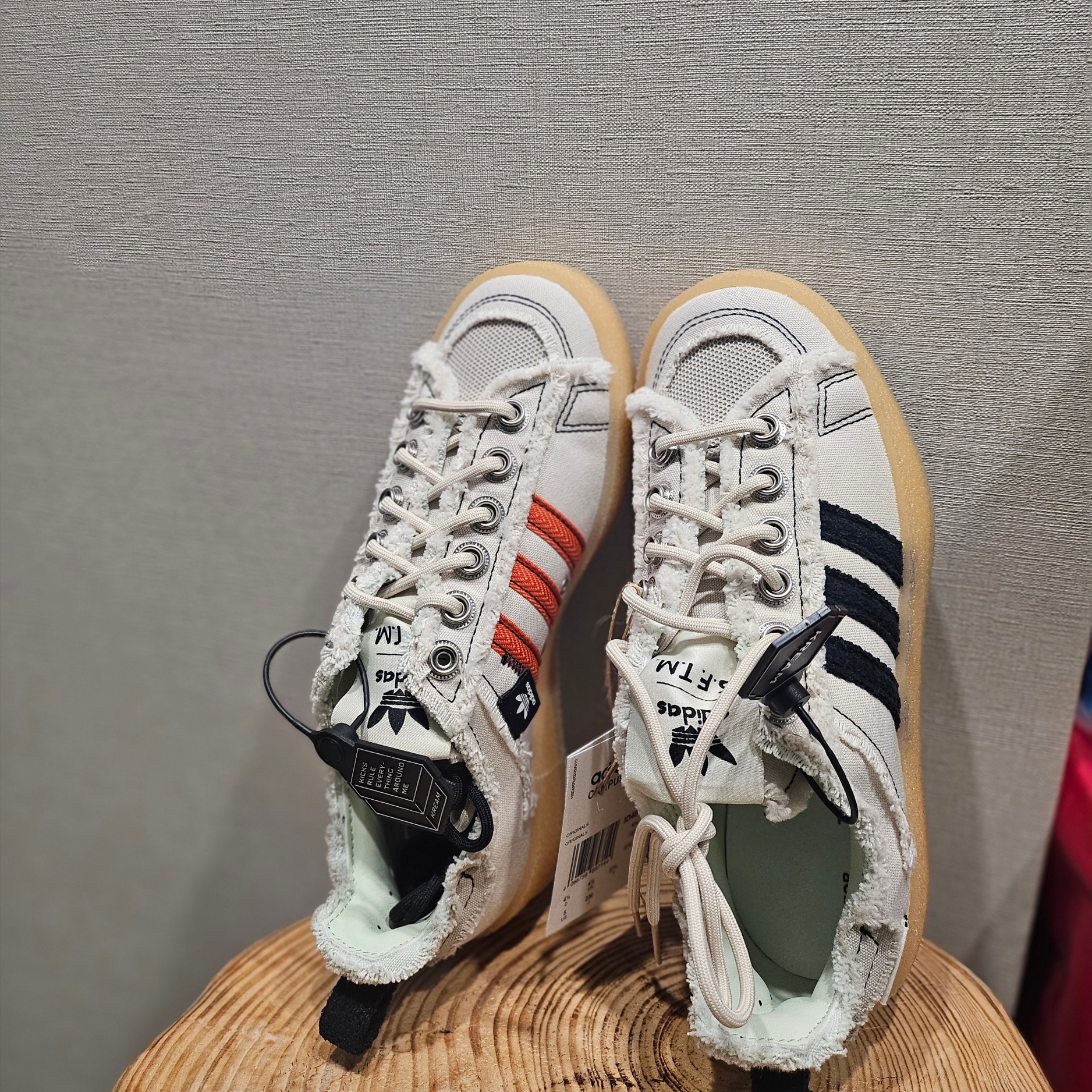 Adidas x Song for the Mute Campus 80s Bliss Core Black 착용 스타일 - 2
