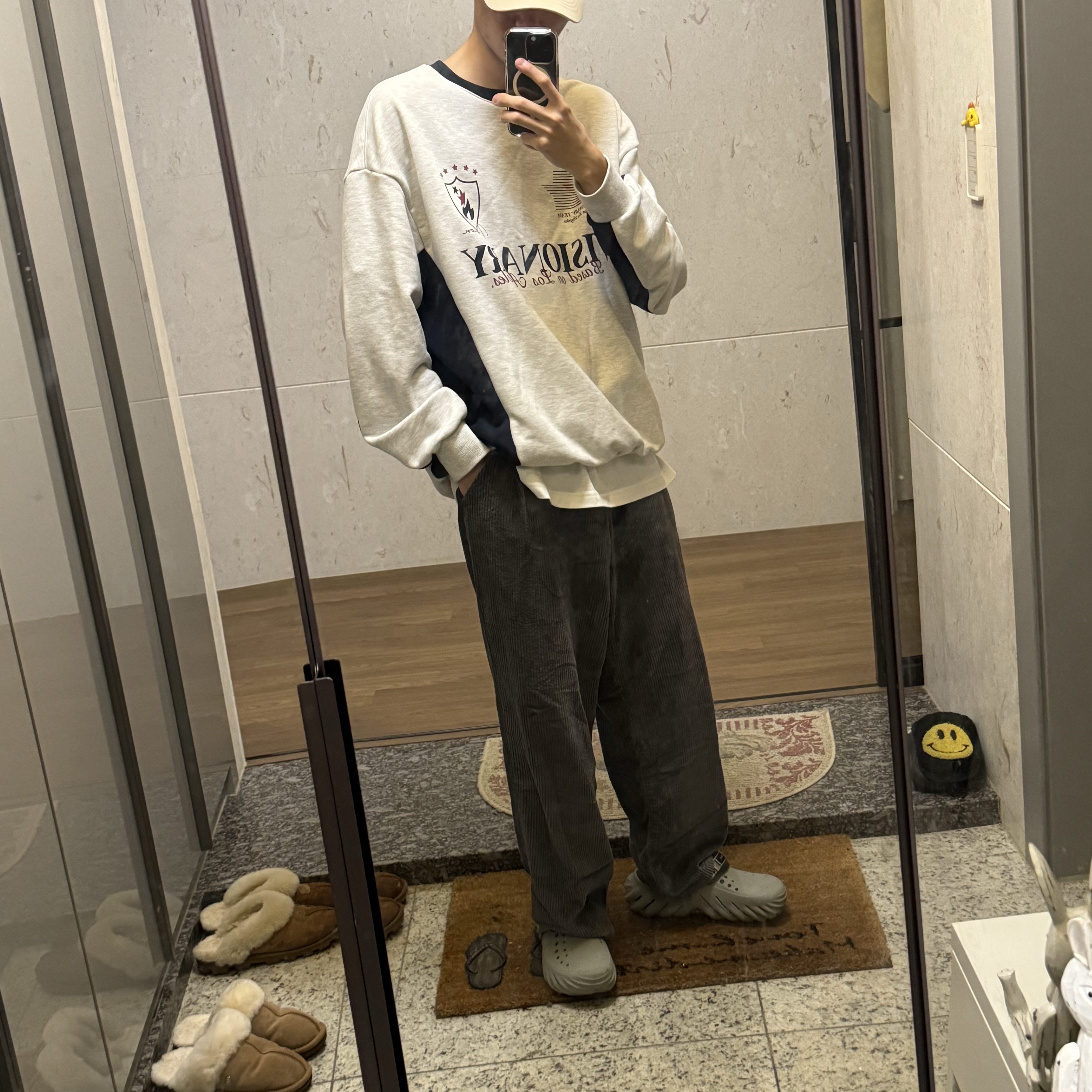 Crocs Echo Clog Elephant 착용 스타일