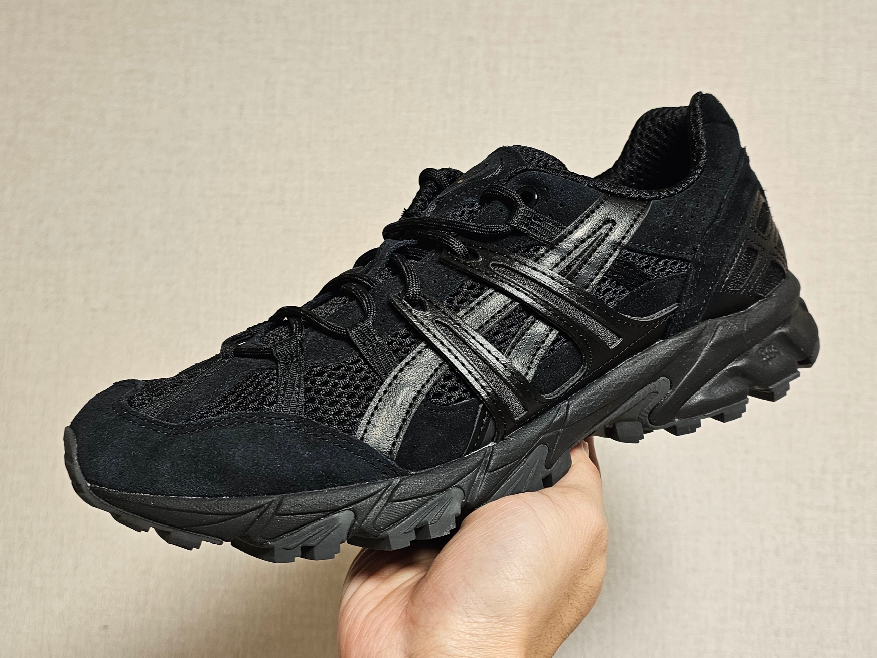 Asics Gel-Sonoma 15-50 Black 착용 스타일