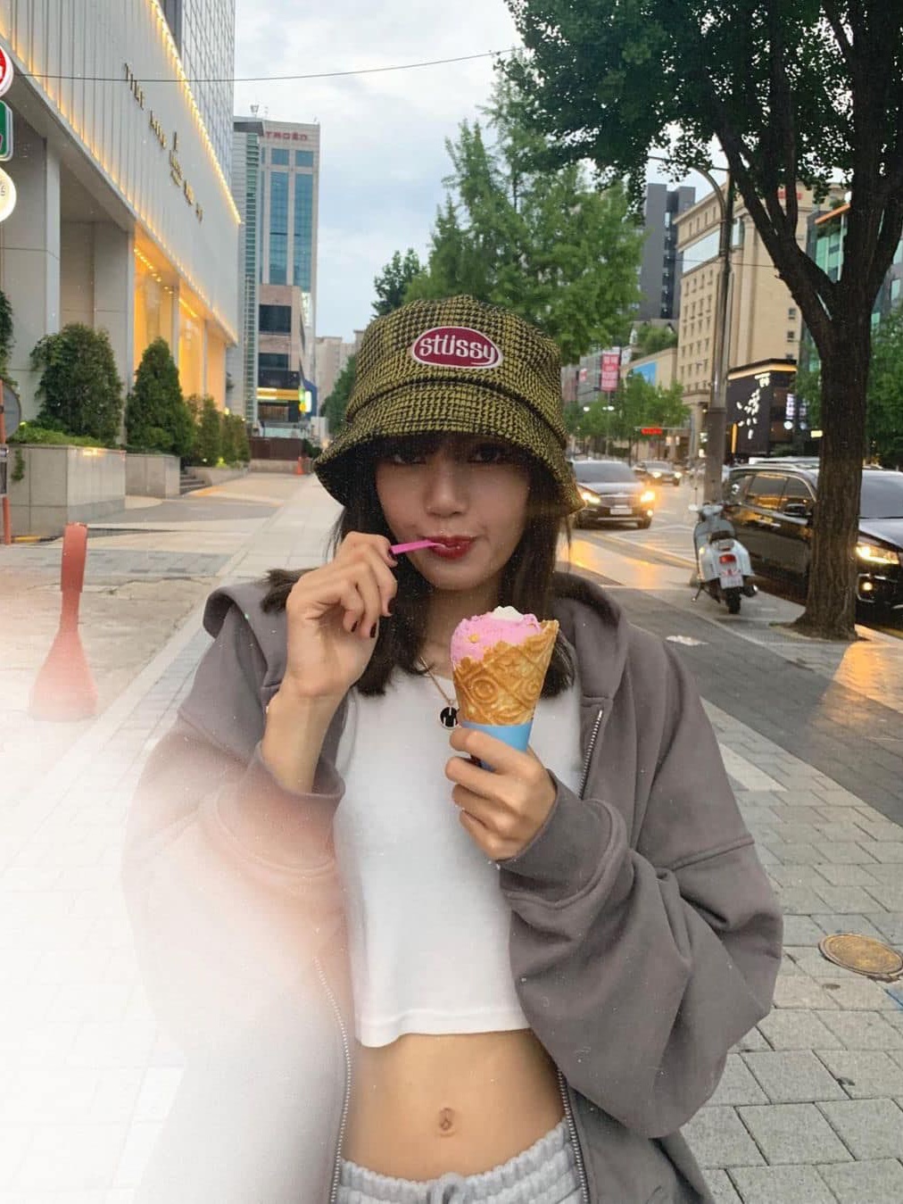 Stussy Big Stock Bucket Hat Black, Stussy Stock Bucket Hat Ultra Violet 착용 스타일 - 6