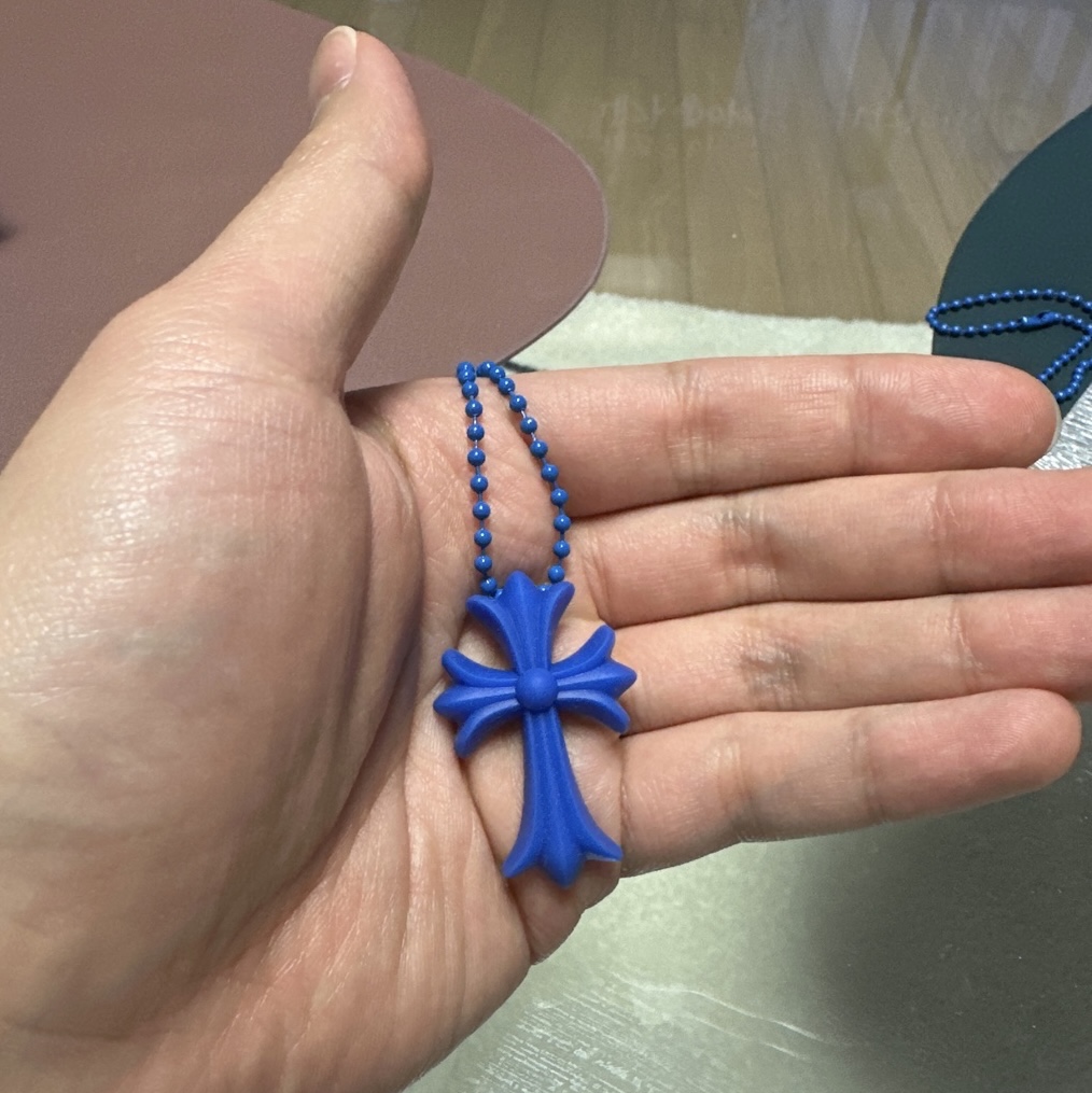 Chrome Hearts Silichrome CH Cross Pendant Blue 2023 착용 스타일