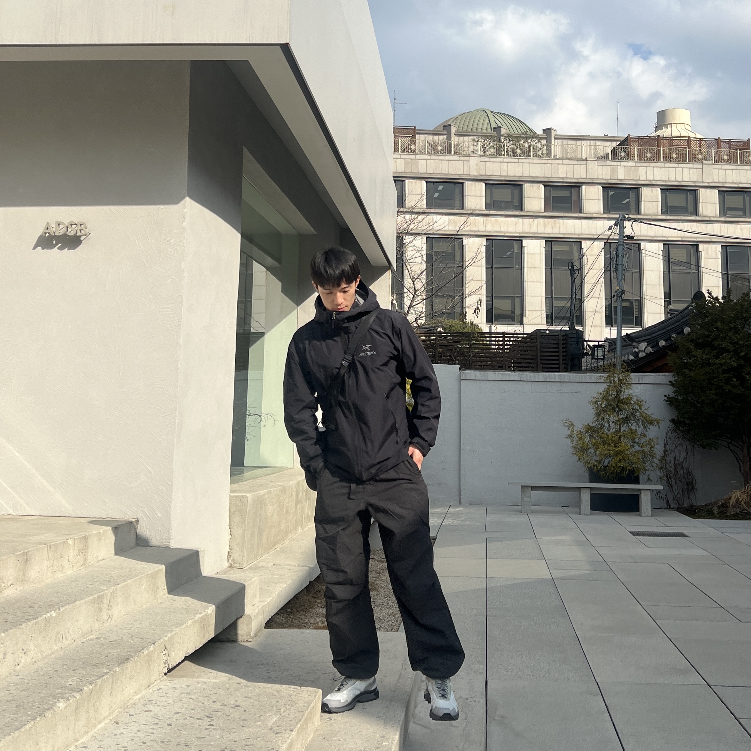 Salomon XT-Slate ADV Metal Gray Flannel, Arc'teryx Beta LT Jacket Black 착용 스타일 - 2