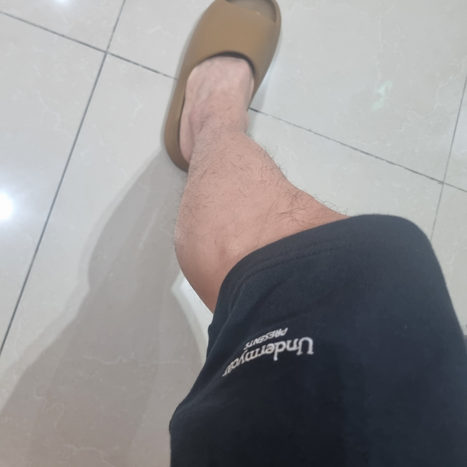 Undermycar Mu.04 Anti Fxxking Logo Play Oversized Sweat Shorts Black, Adidas Yeezy Slide Ochre 착용 스타일
