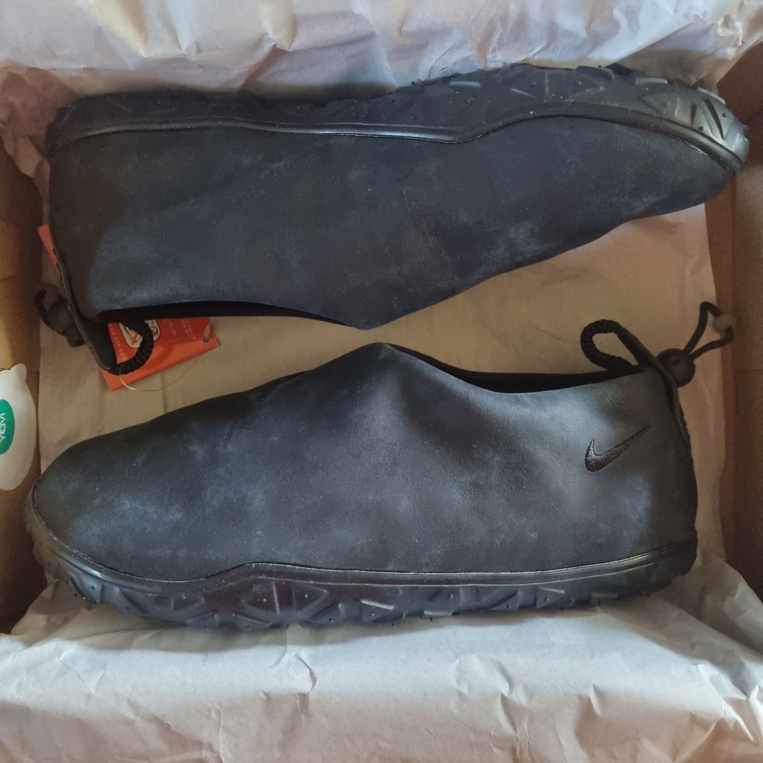 Nike ACG Moc PRM Black Leather 착용 스타일