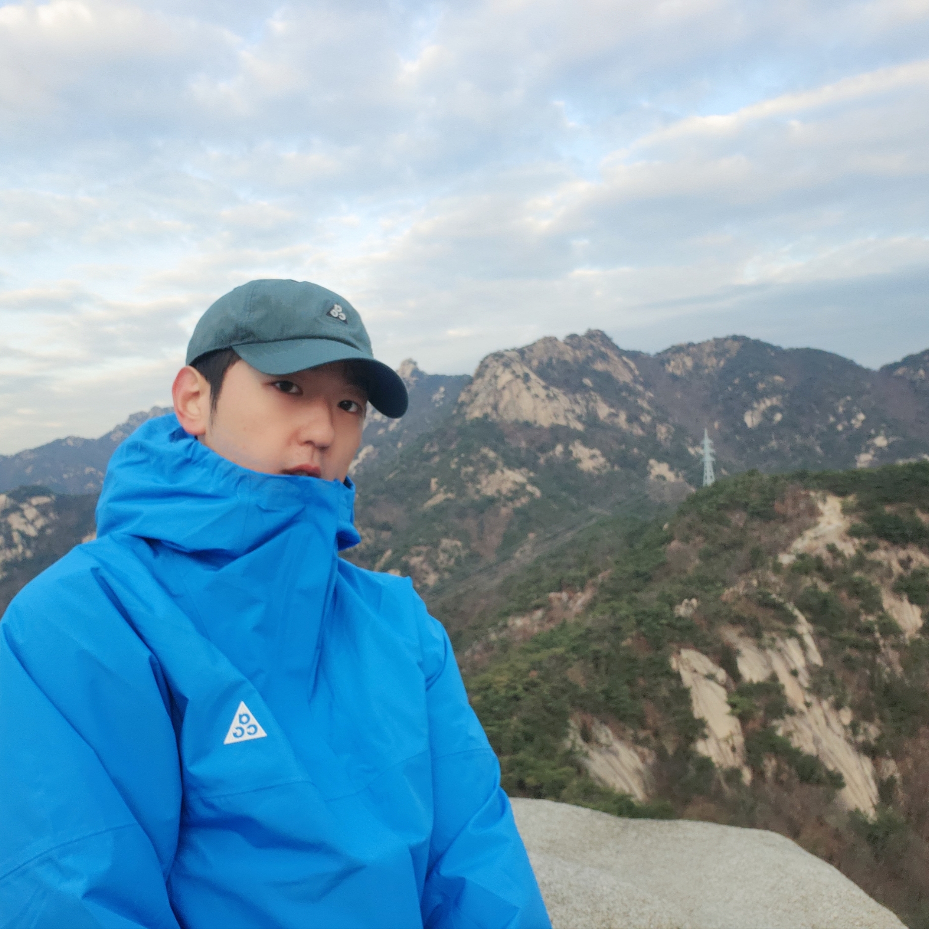 Nike ACG Storm-Fit ADV Cascade Rains Full Zip Jacket Light Photo Blue Summit White - Asia, Nike ACG Heritage 86 Cap Faded Spruce 착용 스타일 - 1