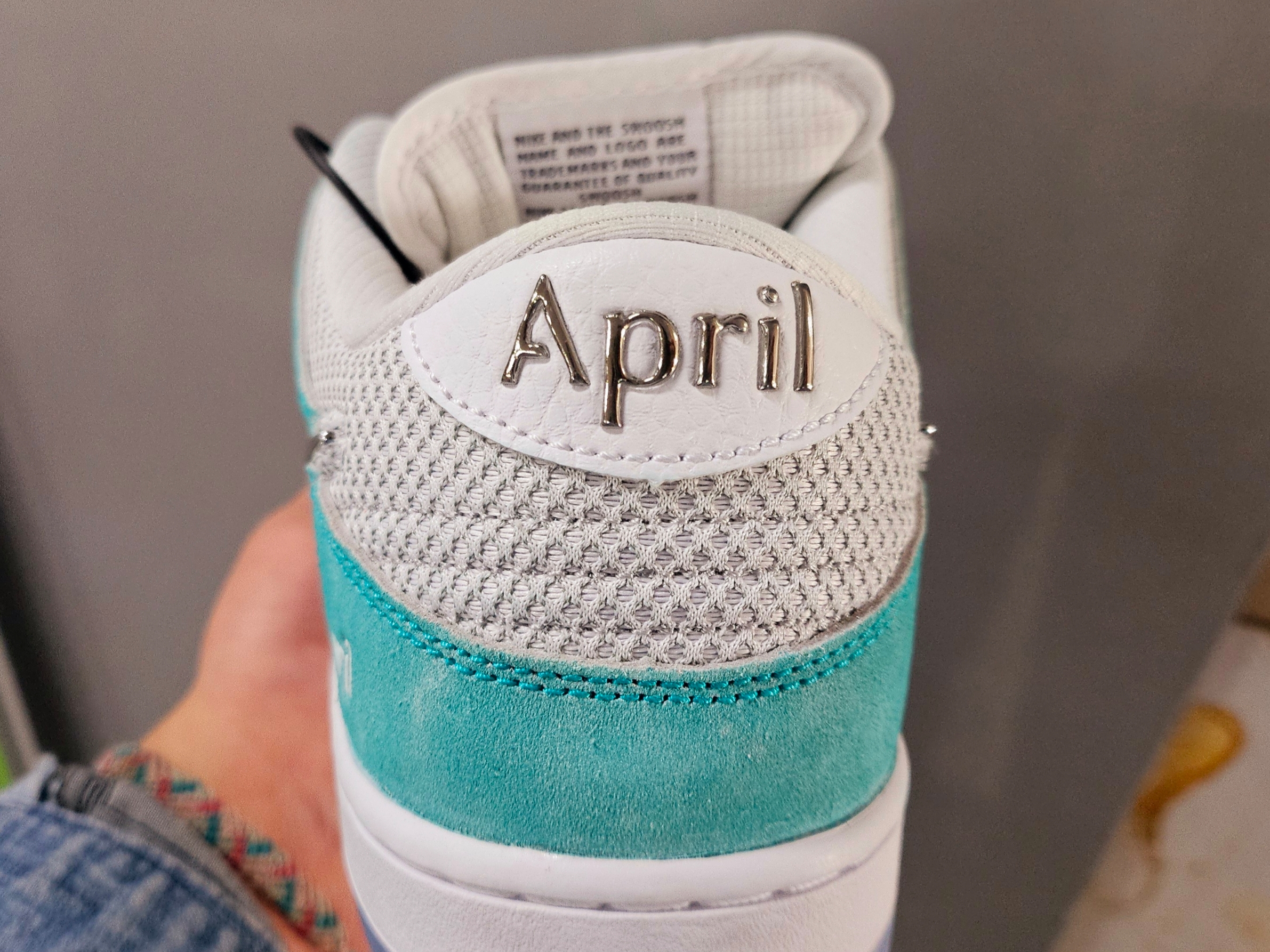 Nike x April Skateboards SB Dunk Low Pro QS Racer Blue Metallic Silver 착용 스타일 - 4