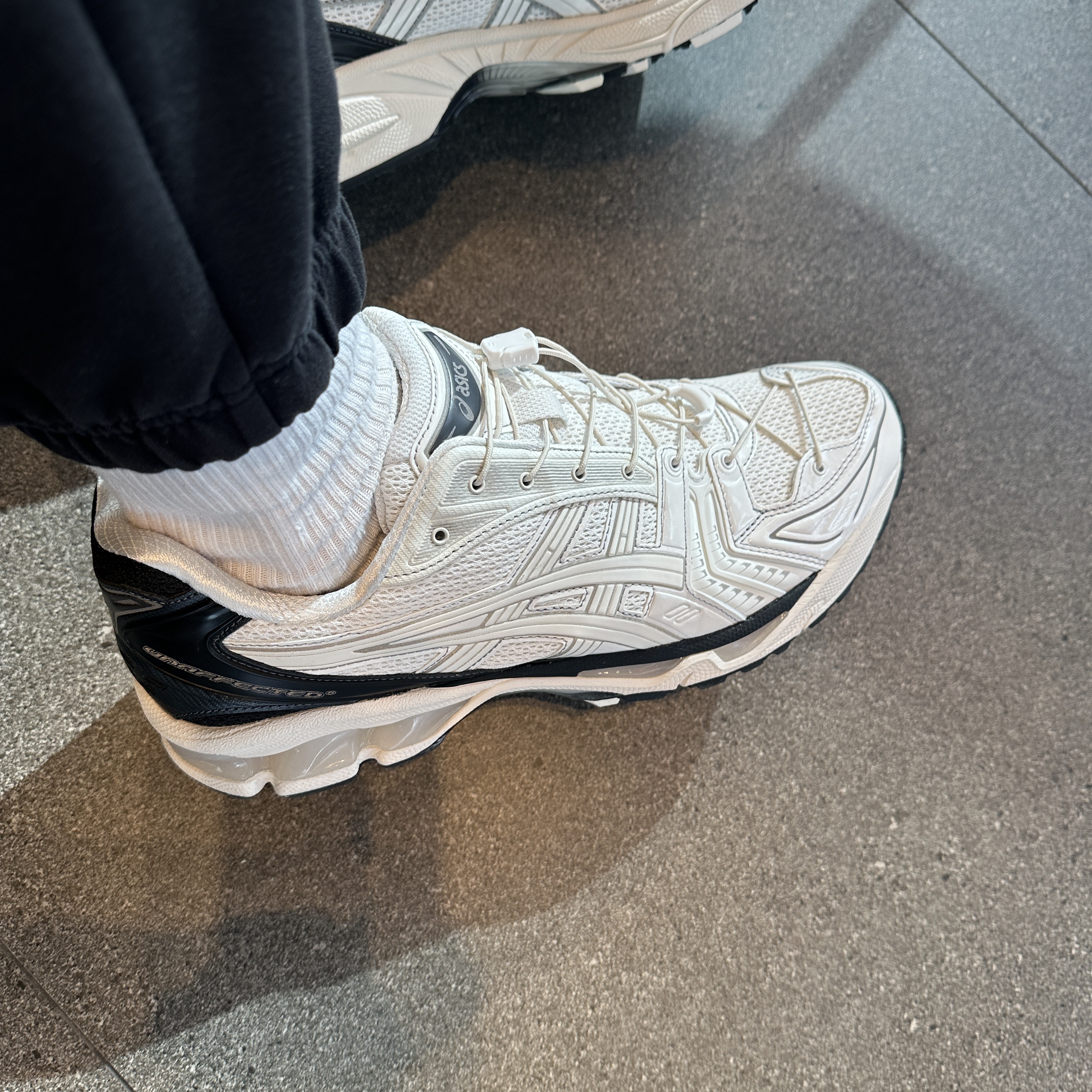Asics x Unaffected Gel-Kayano 14 Galaxy White 착용 스타일 - 2