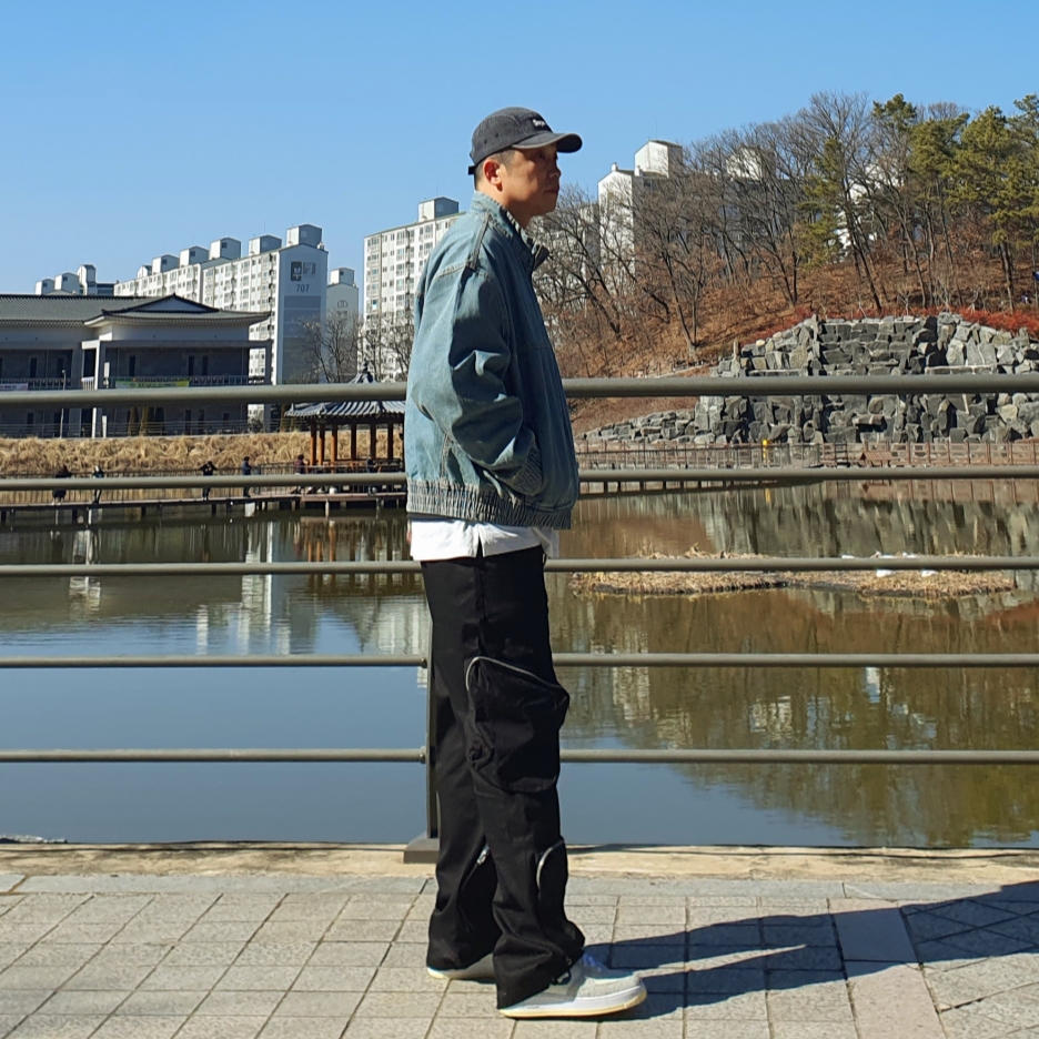 Nike x Undefeated Air Force 1 Low SP 5 On It, Supreme Denim Camp Cap Washed Black - 22FW 착용 스타일 - 3