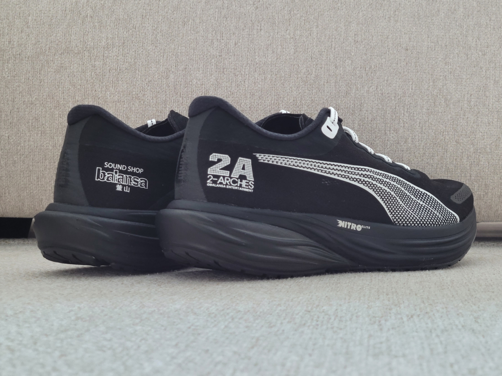 Puma x Balansa Deviate Nitro 2 Black White 착용 스타일 - 3