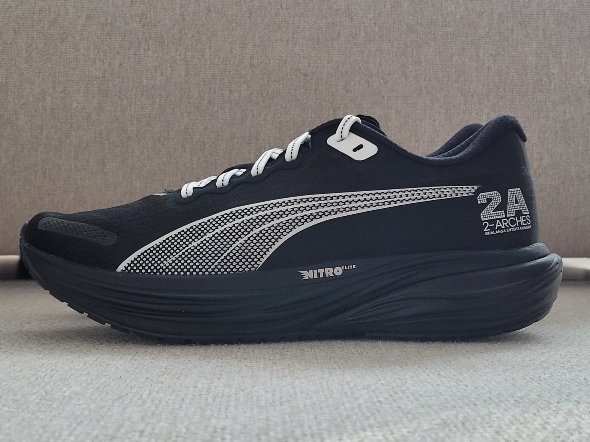 Puma x Balansa Deviate Nitro 2 Black White 착용 스타일 - 1