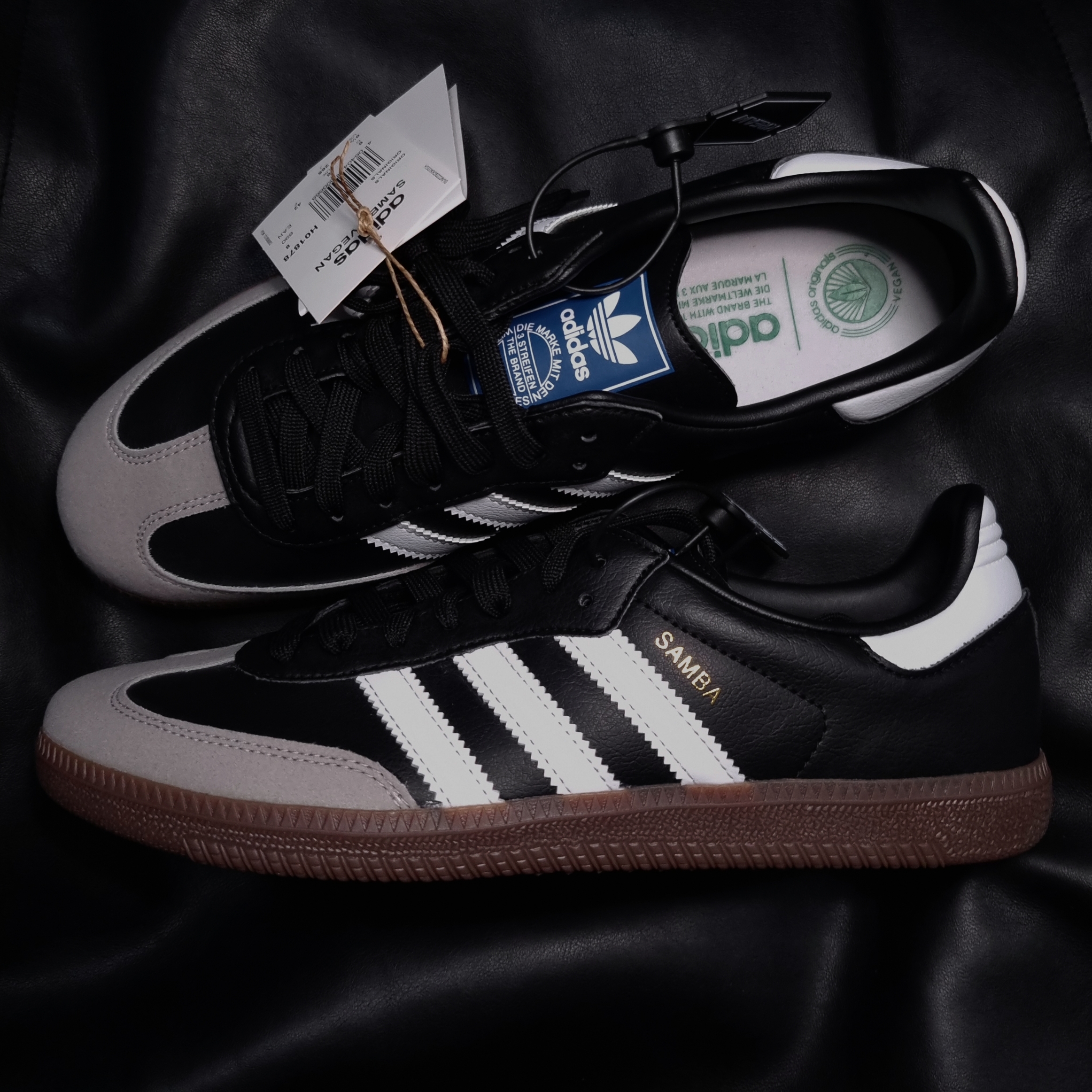 Adidas Samba Vegan Black White 착용 스타일 - 2