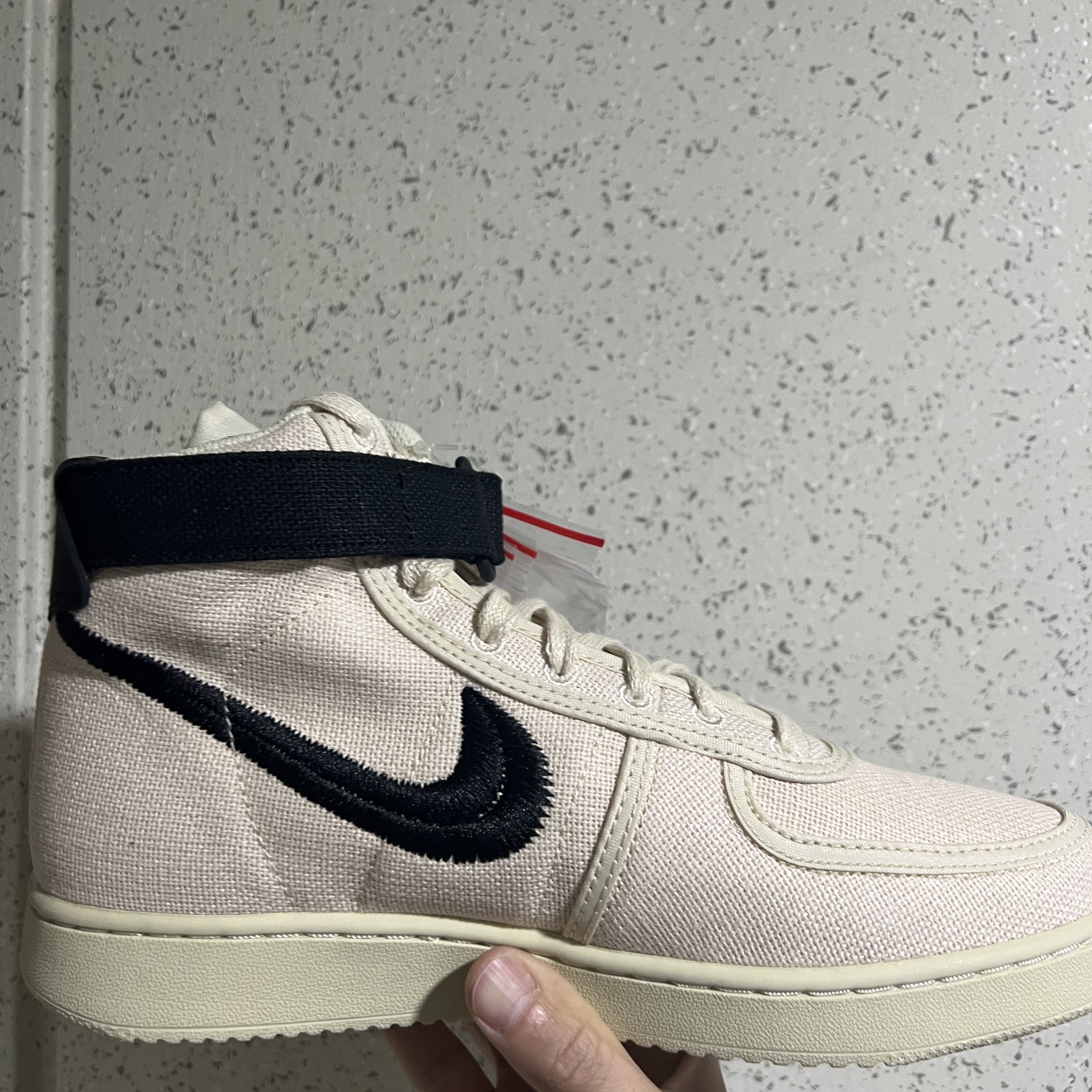 Nike x Stussy Vandal High Fossil 착용 스타일 - 3