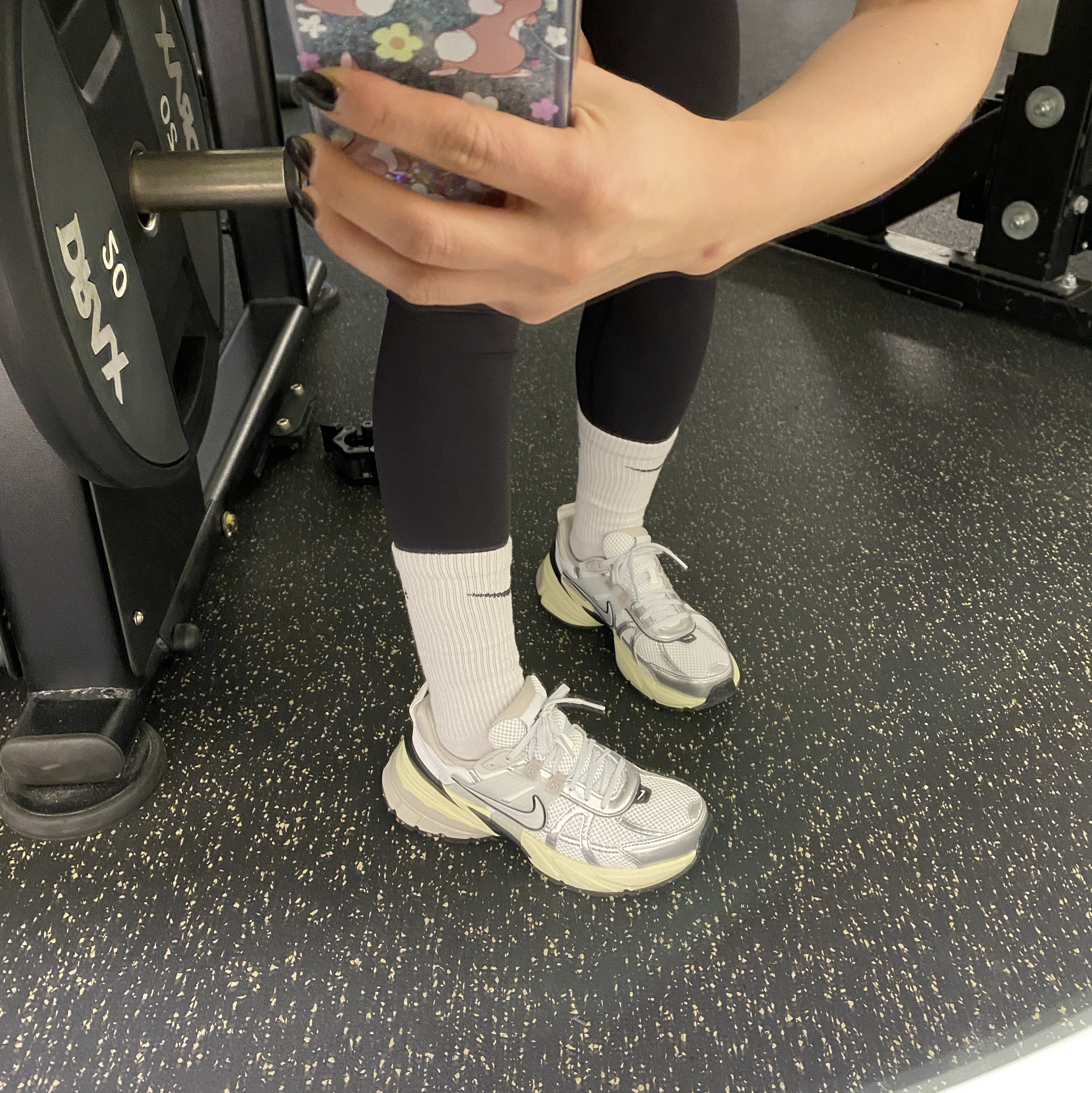 Nike V2K Run Summit White Metallic Silver 착용 스타일