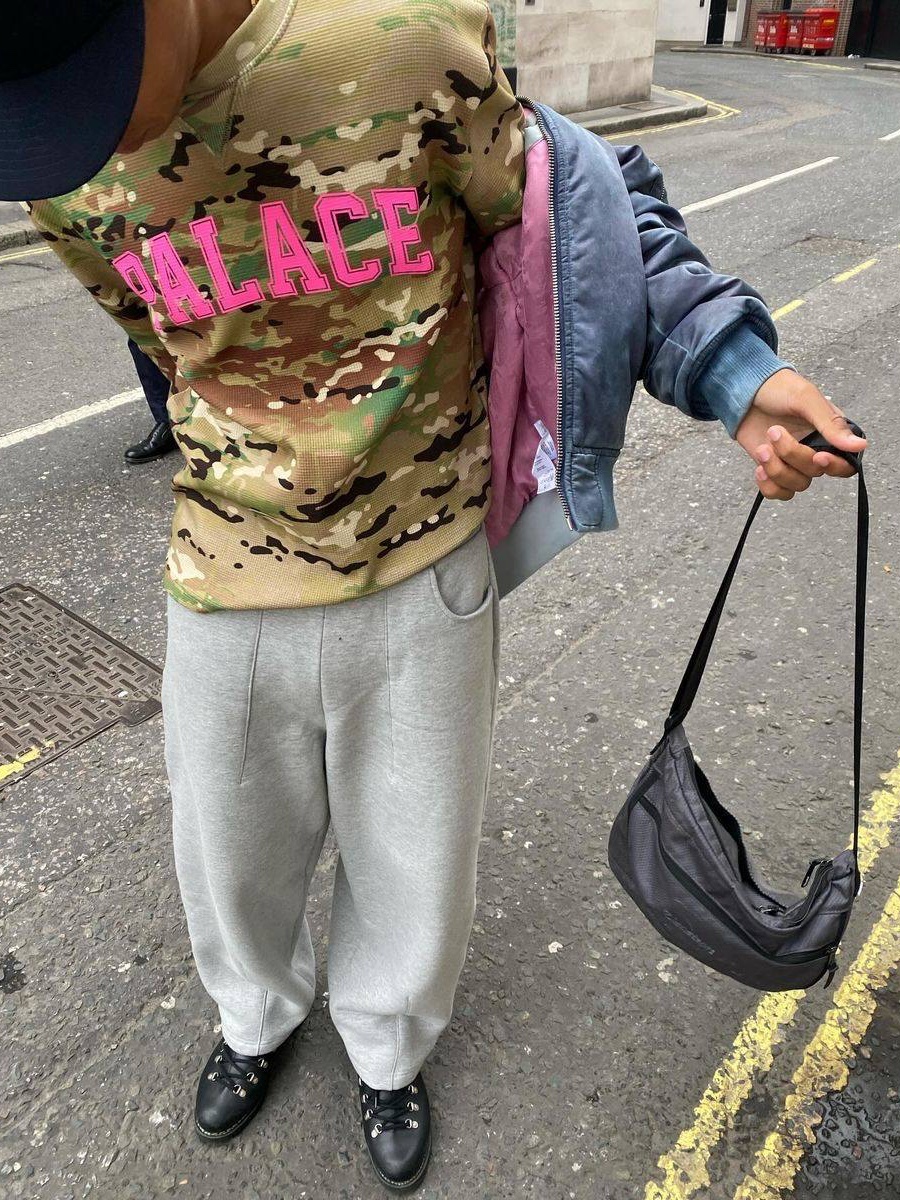 Palace Waffle Longsleeve Camo - 24SS, Stussy Stock Camo T-Shirt Camo White 착용 스타일 - 2