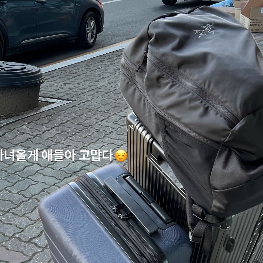 Arc'teryx Beta LT Jacket Black, Arc'teryx Mantis 26 Backpack Black 착용 스타일 - 4